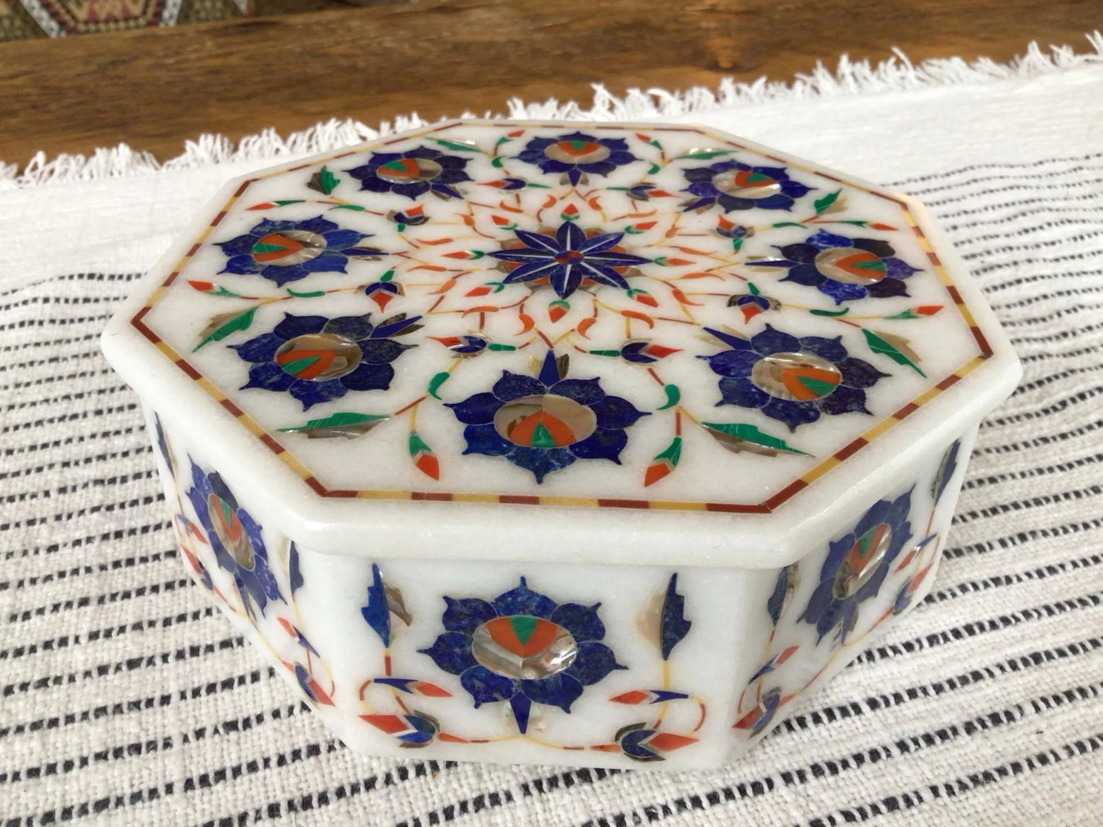 1970s White Marble Lidded Trinket Box With Blue Mosaic Inlay Design - 6