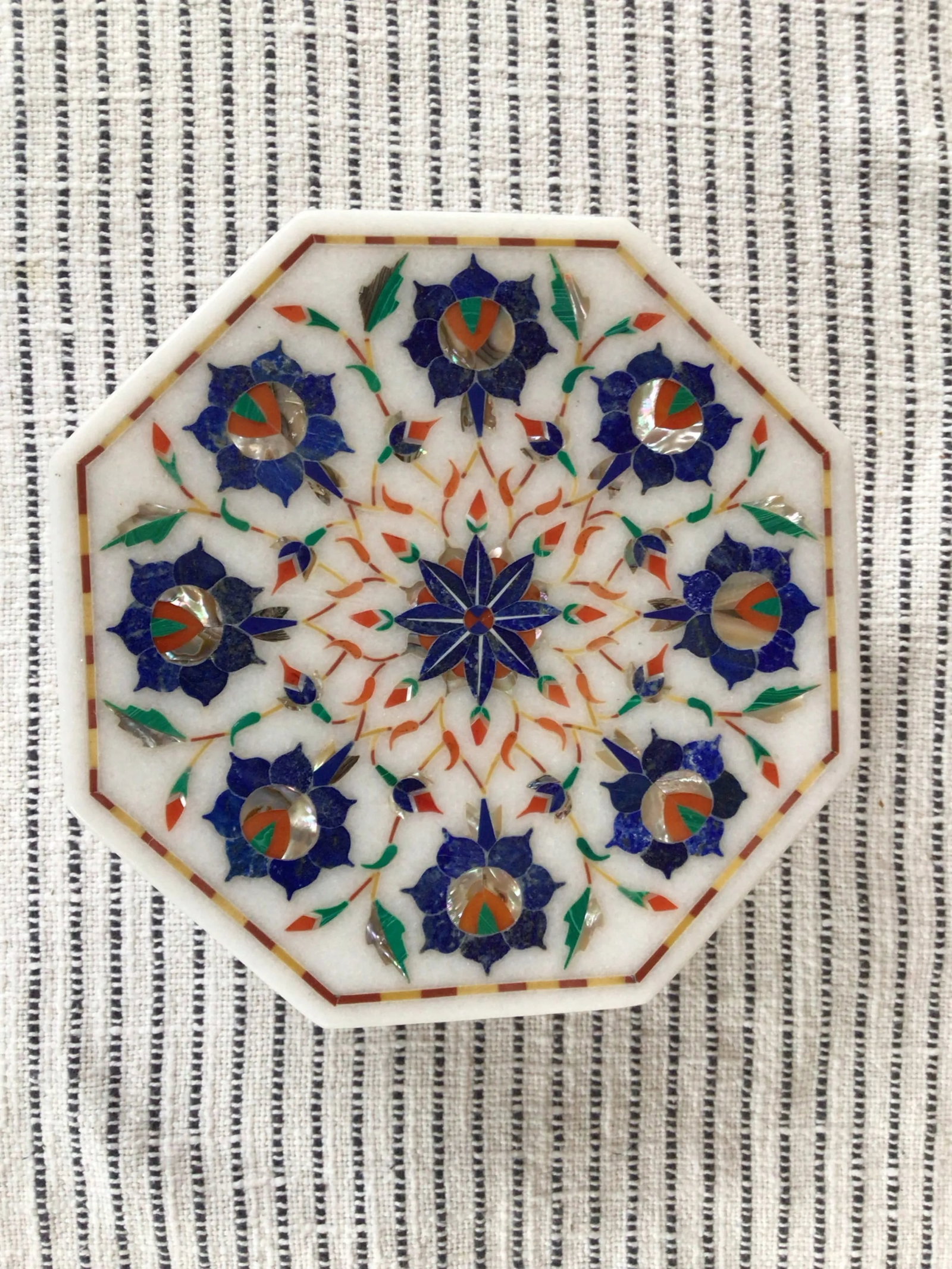1970s White Marble Lidded Trinket Box With Blue Mosaic Inlay Design - 7