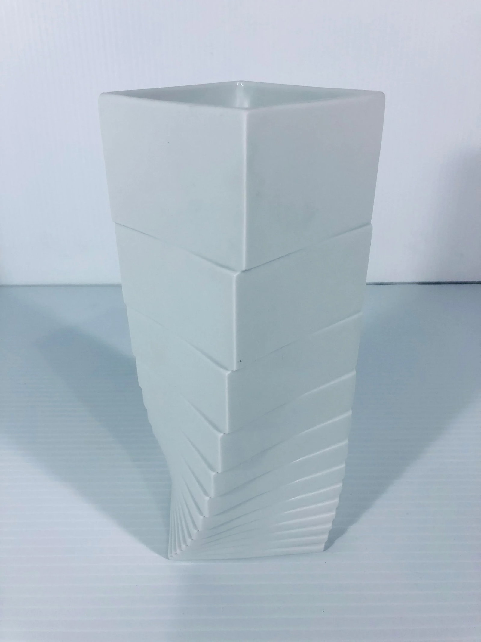 Rosenthal Studio-Linie Matte White Porcelain Vase by Christa Hausler-Goltz - 4