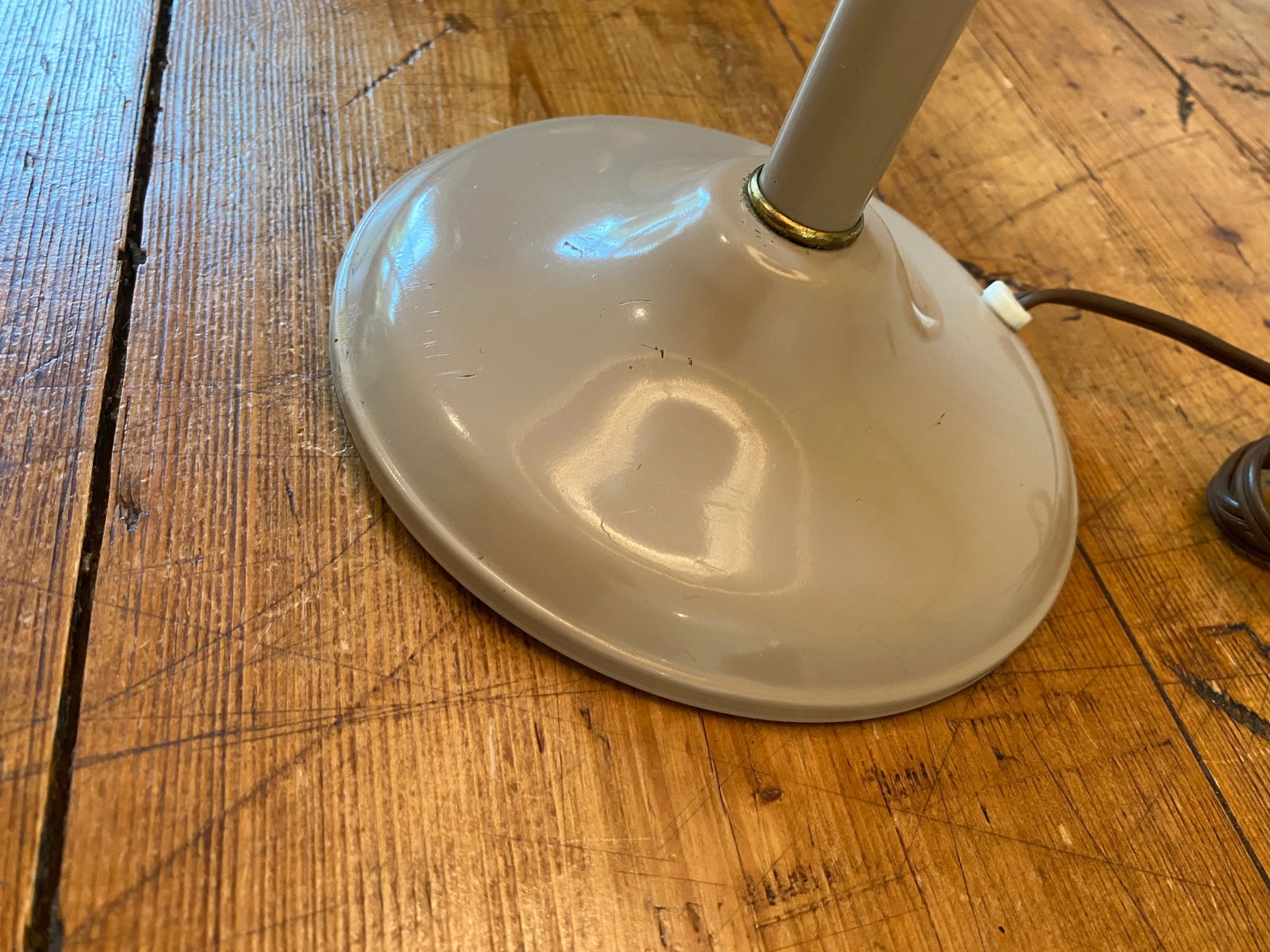 Mid 20th Century M. G. Wheeler Saucer Sight Light - 7
