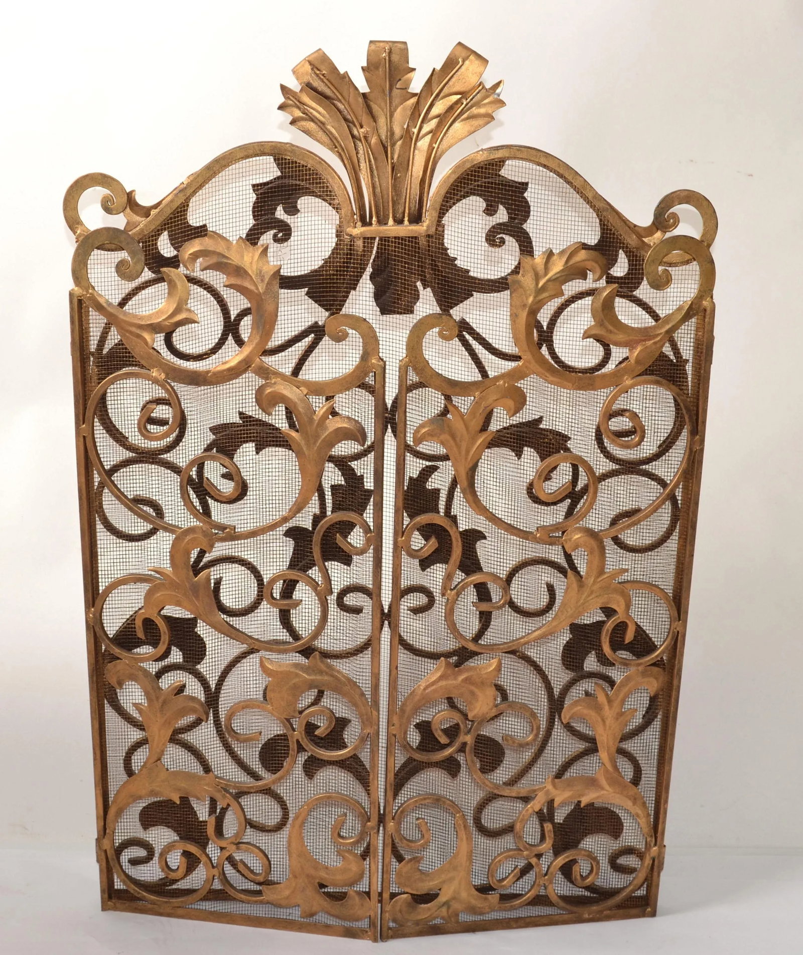 1970s Italian Neoclassical Large Gold Finish Wrought Iron 3-Panel Fire Mantel Fire Screen - 4