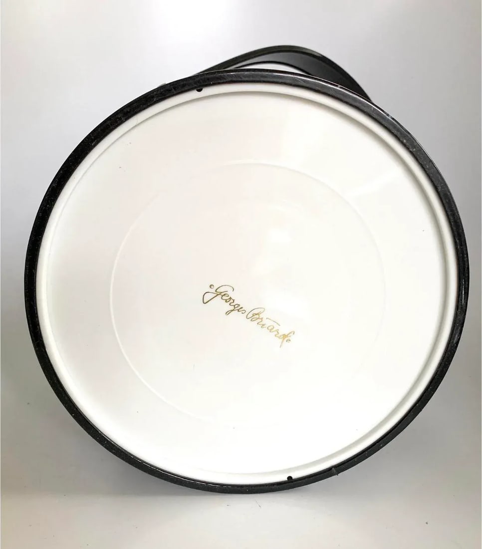 Mid Century Georges Briard Glossy Black Vinyl and Lucite Ice Bucket With Tongs - 9