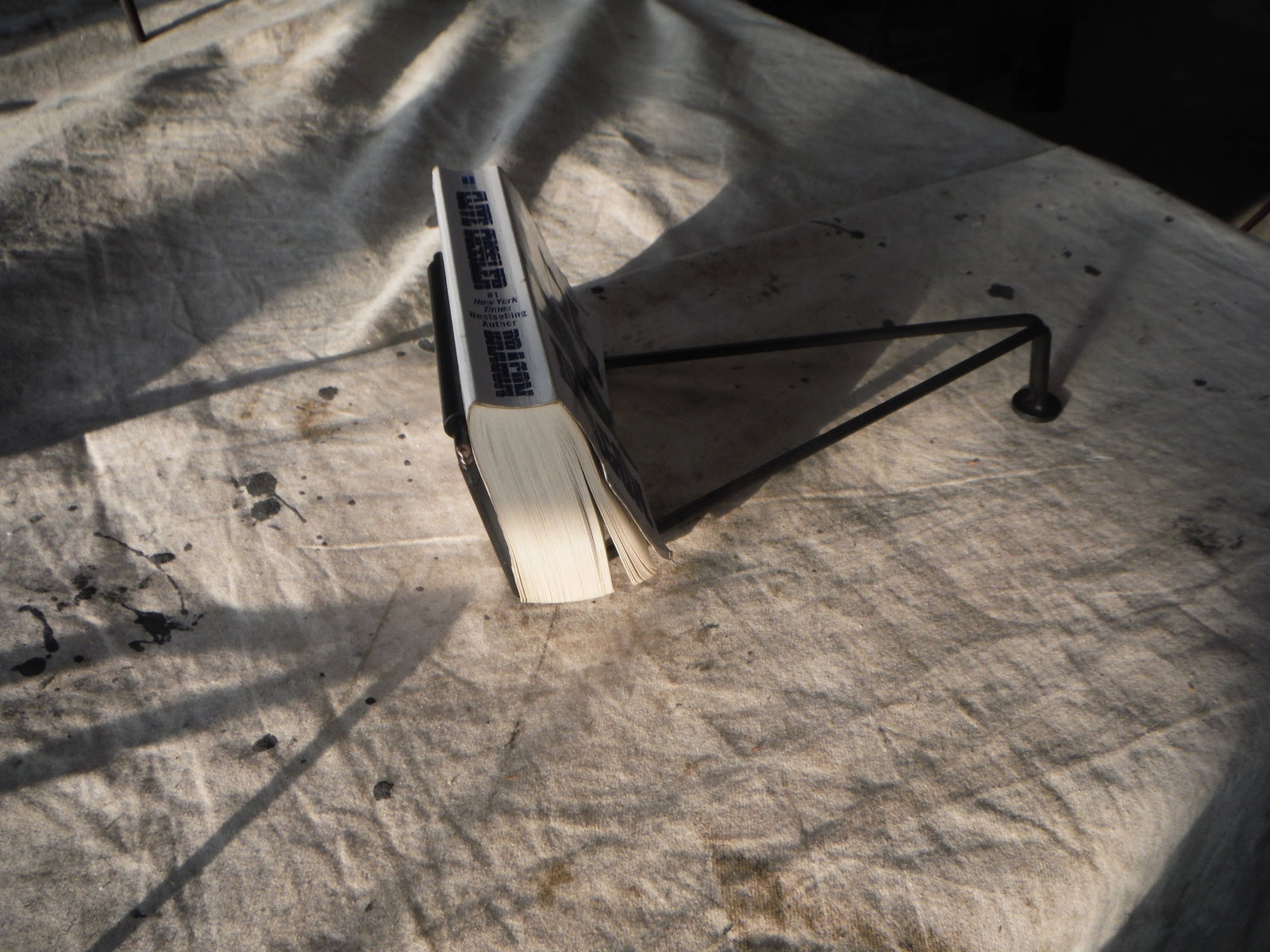 Minimalist Book Stand - 4