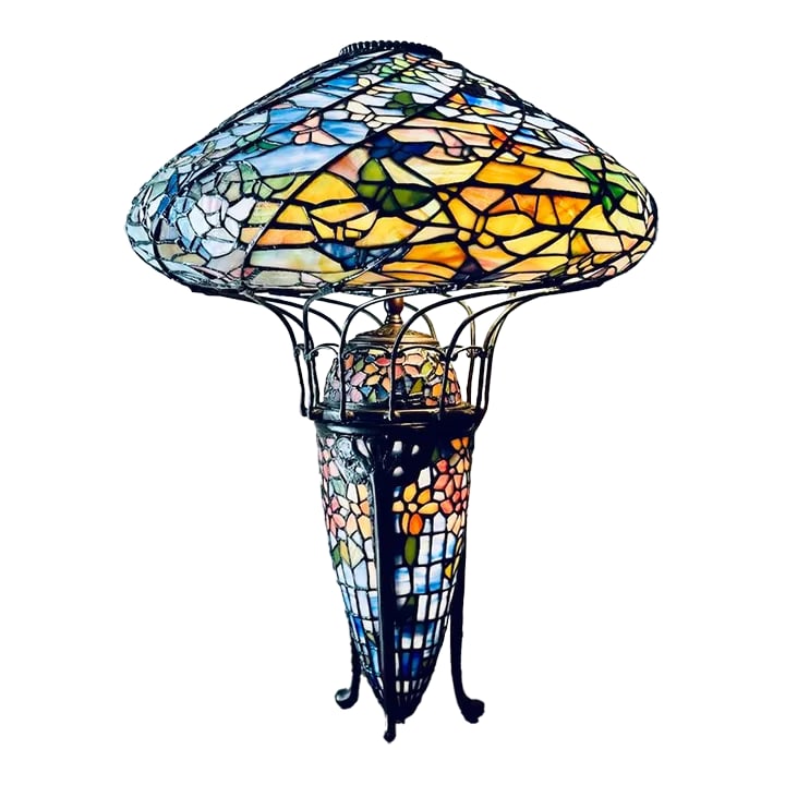 Late 19th Century Art Nouveau Lamp: Art Nouveau: A History and Influence on Design Clara Driscoll Replica designed by the Tiffany Women that created the original Butterfly Lamp. Origins and Timeline Art Nouveau, meaning "New Art" in