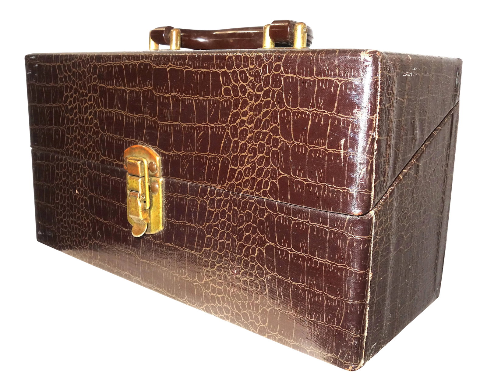 1940s Vintage Cinema Equipment Carry Case: Offered for your consideration is this rare and authentic Cinema Equipment carry case. USA made case Circa 1940s. May go back into the later 1930s. Easy, gentle patina in pristine cosmetic condition.
