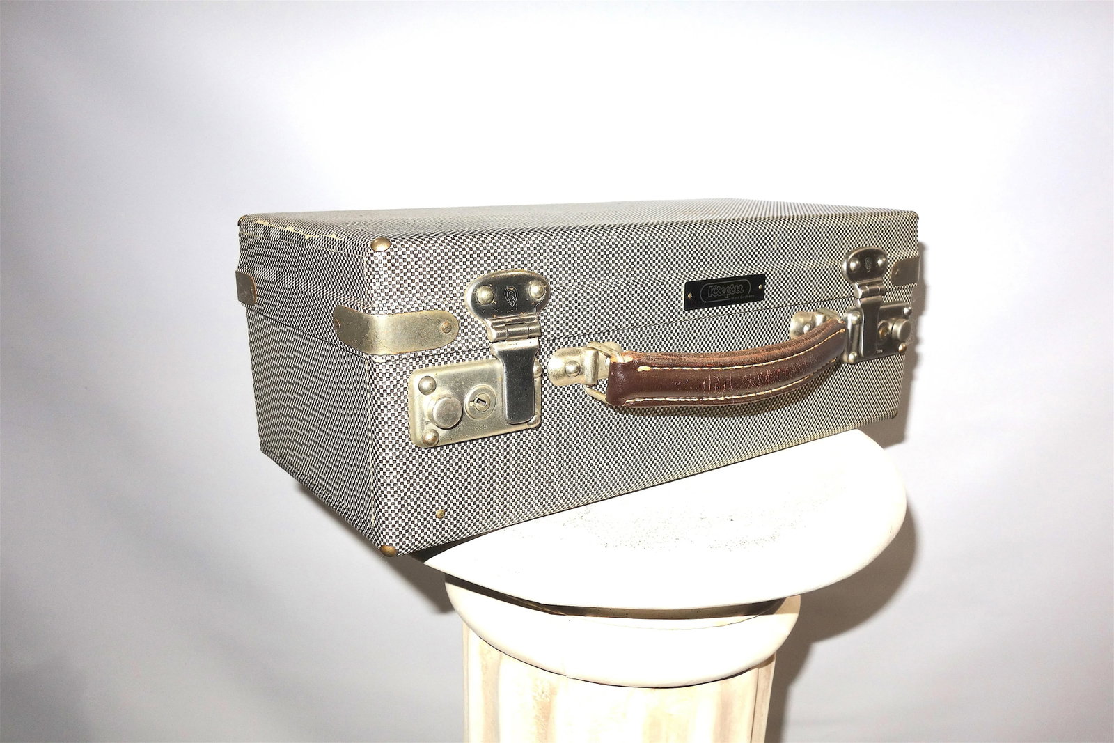 Cinema Lens & Equipment Carry Case Circa 1950s - 4