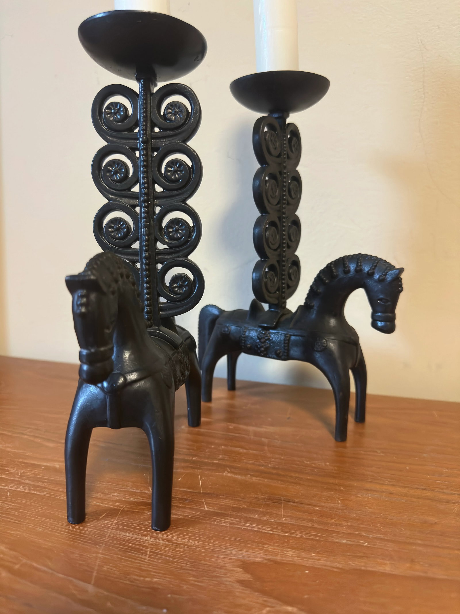 1970s Modernist Iron Pair of Etruscan Horse Candle Holders Signed Caenaho - 9
