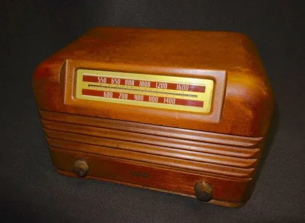 1941 Philco Wood Table Radio - 3