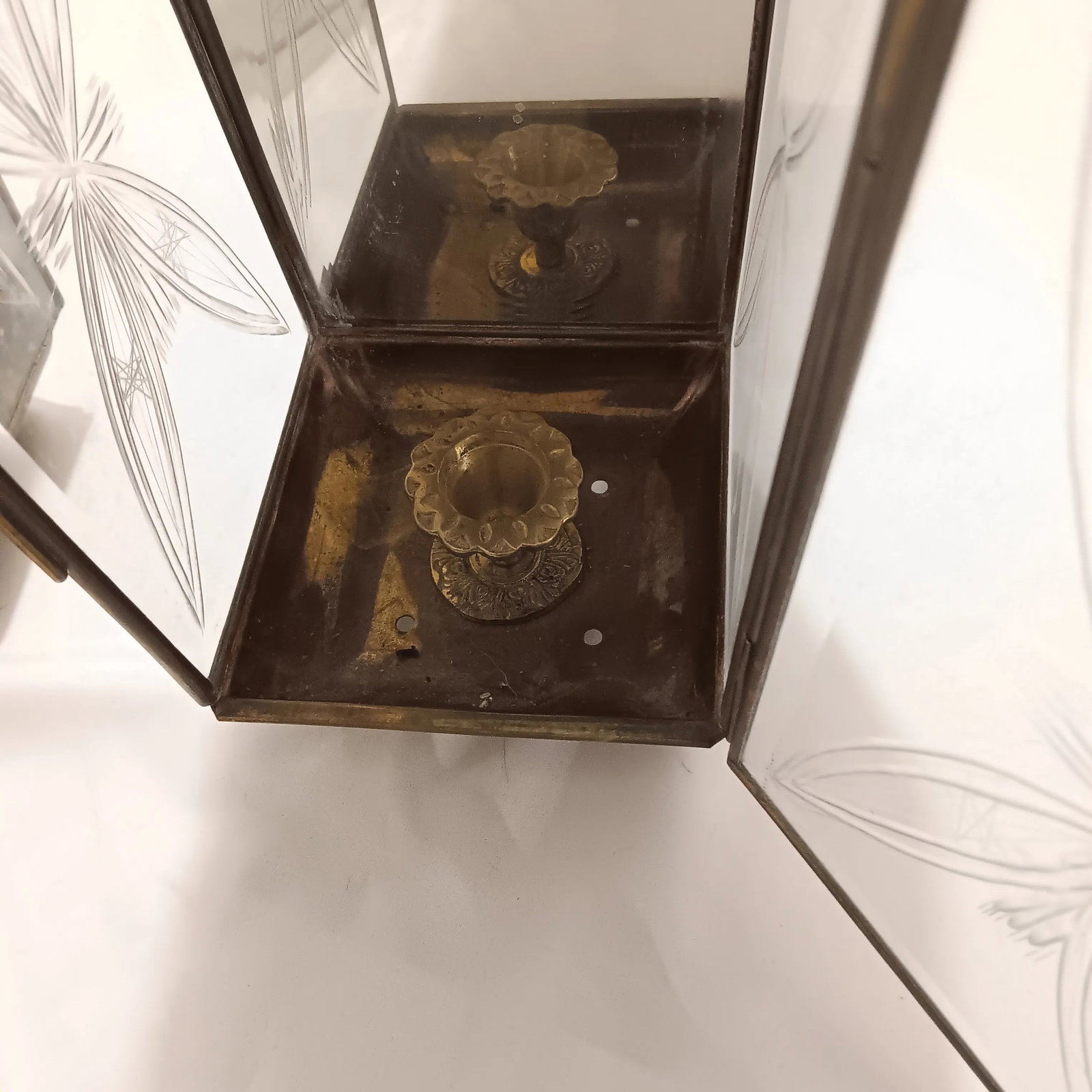 A Pair of Vintage French Indoor/Outdoor Brass, Copper and Etched Glass Lantern Wall Sconces - 6