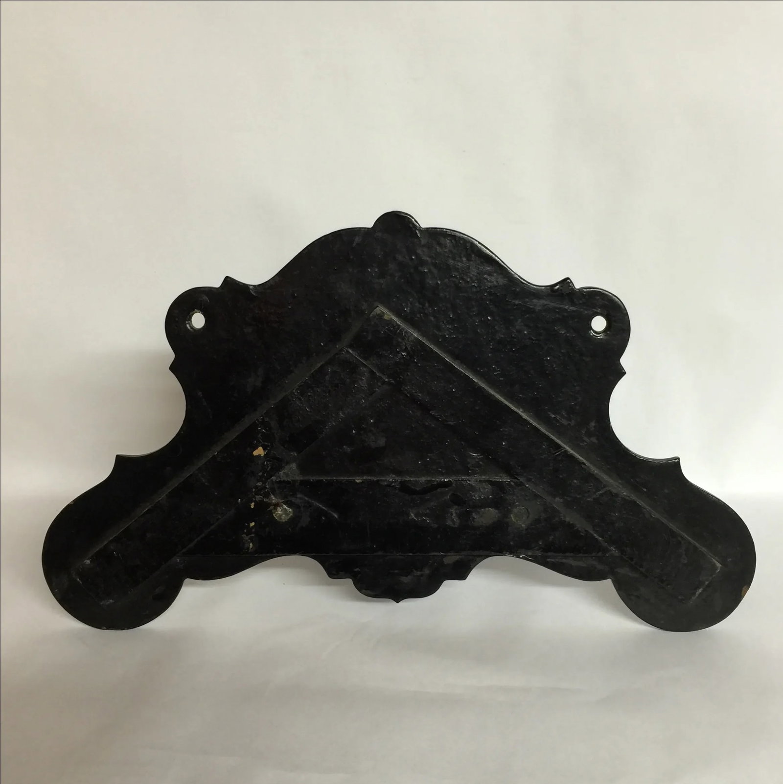 Folk Art Wall Rack Mother of Pearl and Embroidery - 5