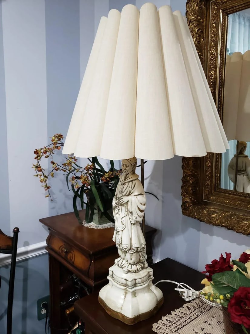 1900s Porcelain Statue Lamps - A Pair - 2