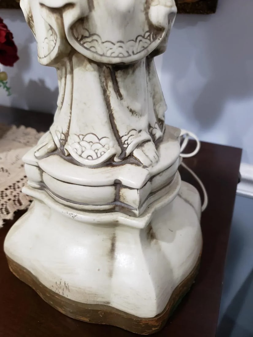 1900s Porcelain Statue Lamps - A Pair - 7