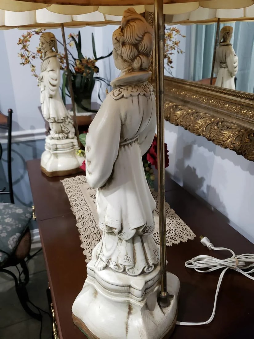 1900s Porcelain Statue Lamps - A Pair - 8