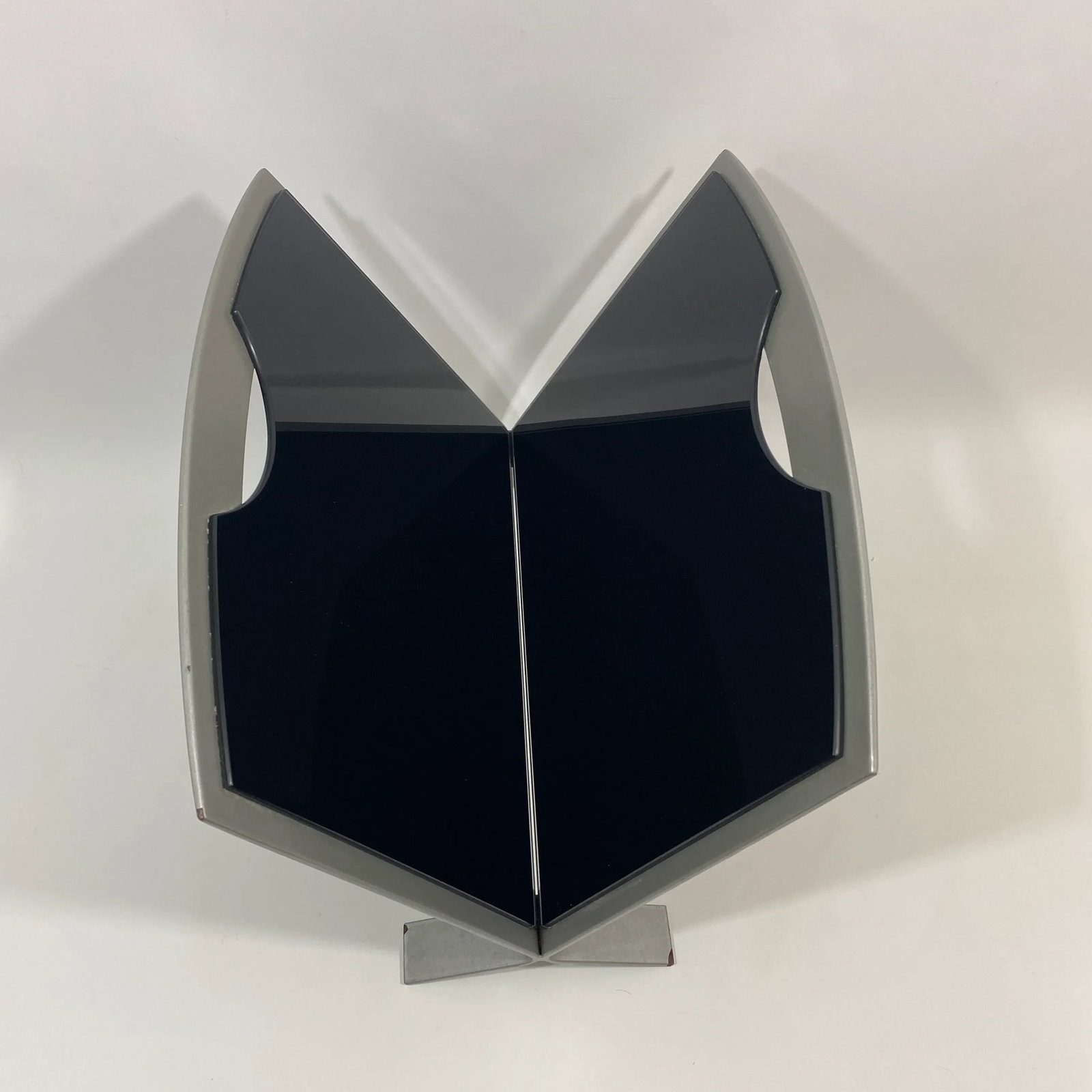 90s Metal and Black Glass Magazine Rack - 6