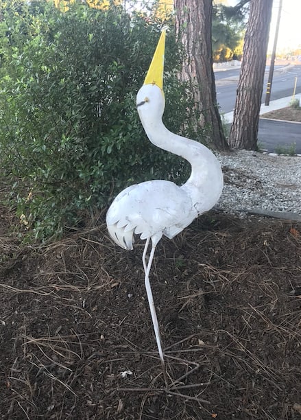 Vintage Mid-Century Mod Iron Heron White Coastal Egret Yard Statue - 3