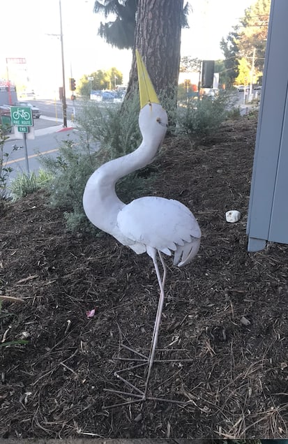 Vintage Mid-Century Mod Iron Heron White Coastal Egret Yard Statue - 6