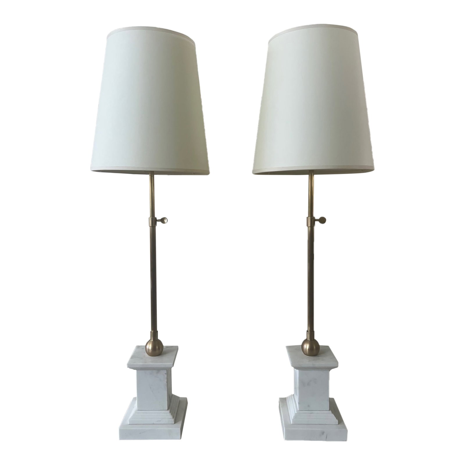 Thomas O'Brien Visual Comfort Brett Buffet Lamps, White Marble, Hand Rubbed Brass - Set of 2: The Thomas O'Brien Visual Comfort Brett Buffet lamps are a stylish and elegant addition to any dining room. These transitional-style lamps feature a marbled white design with antique brass accents,