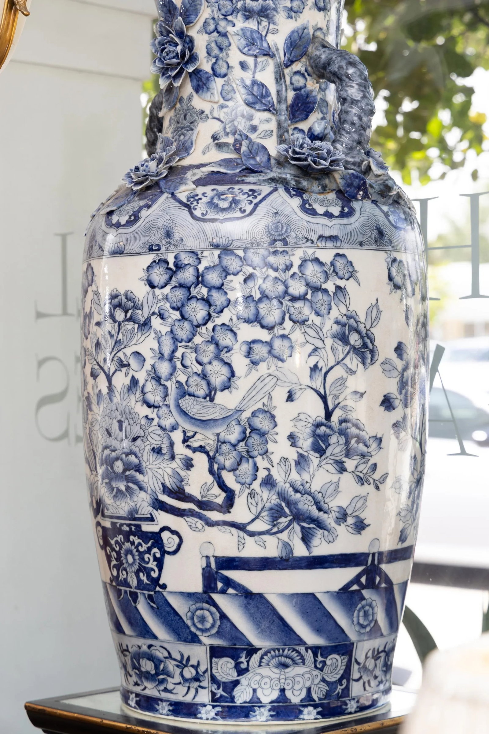 Pair of Large Palace Style Vintage Blue and White Chinese Urns - 7