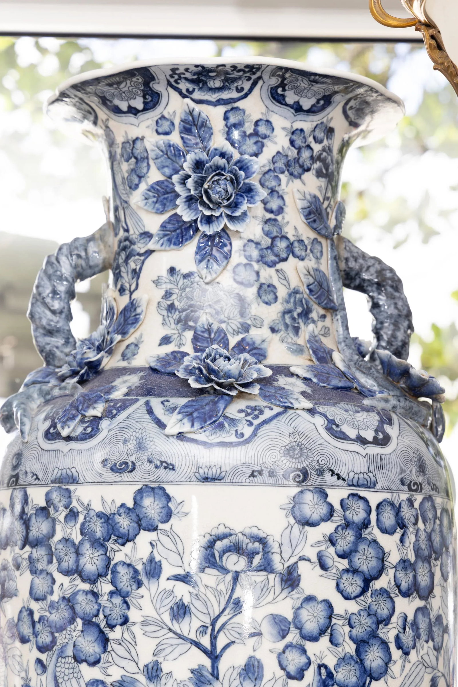 Pair of Large Palace Style Vintage Blue and White Chinese Urns - 8