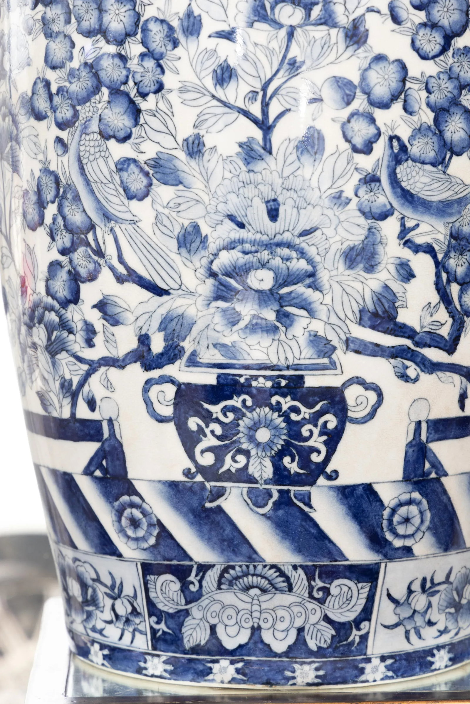 Pair of Large Palace Style Vintage Blue and White Chinese Urns - 9
