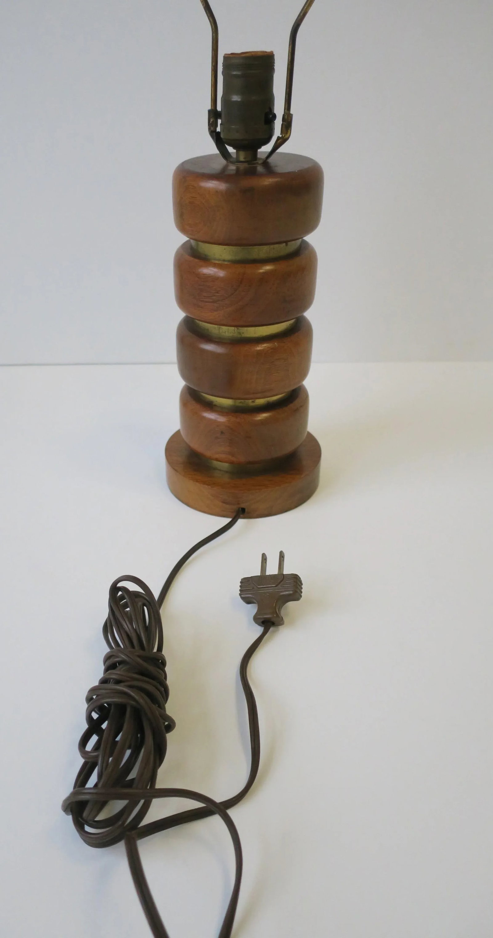 Midcentury Modern Walnut Wood and Brass Table or Desk Lamp - 12