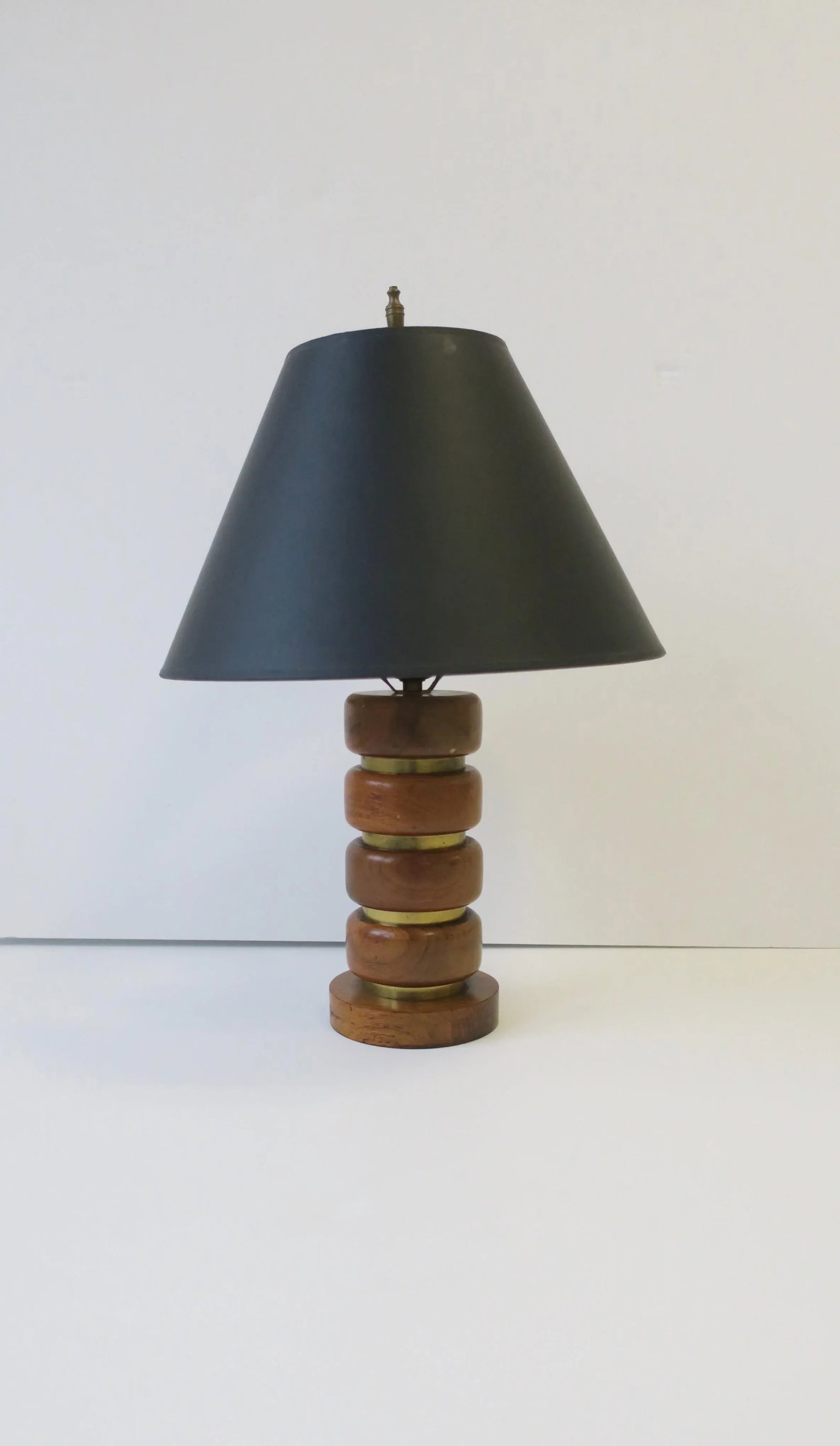 Midcentury Modern Walnut Wood and Brass Table or Desk Lamp - 2