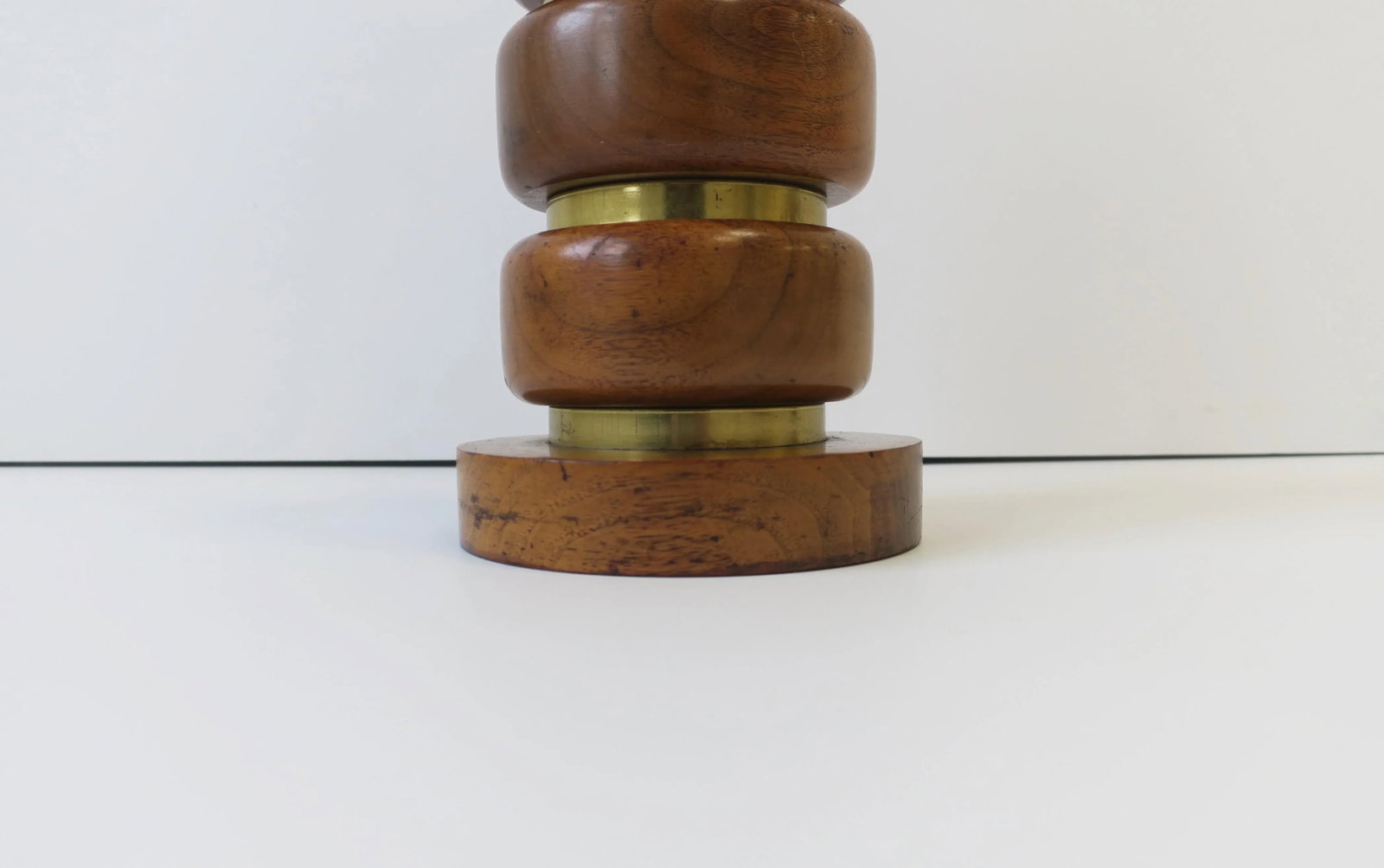 Midcentury Modern Walnut Wood and Brass Table or Desk Lamp - 8