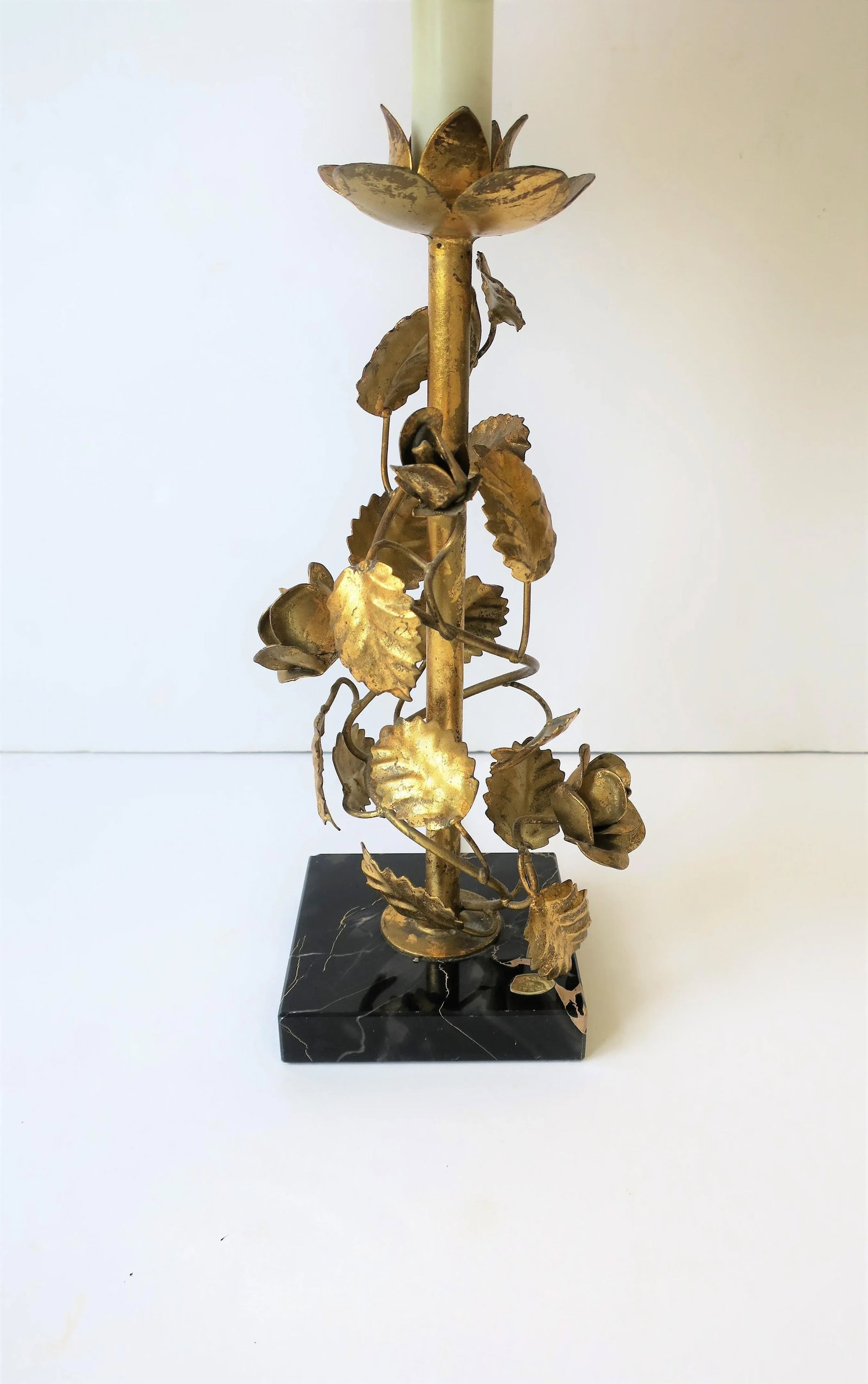 Italian Gold Gilt Tole and Black Marble Table Lamp - 5