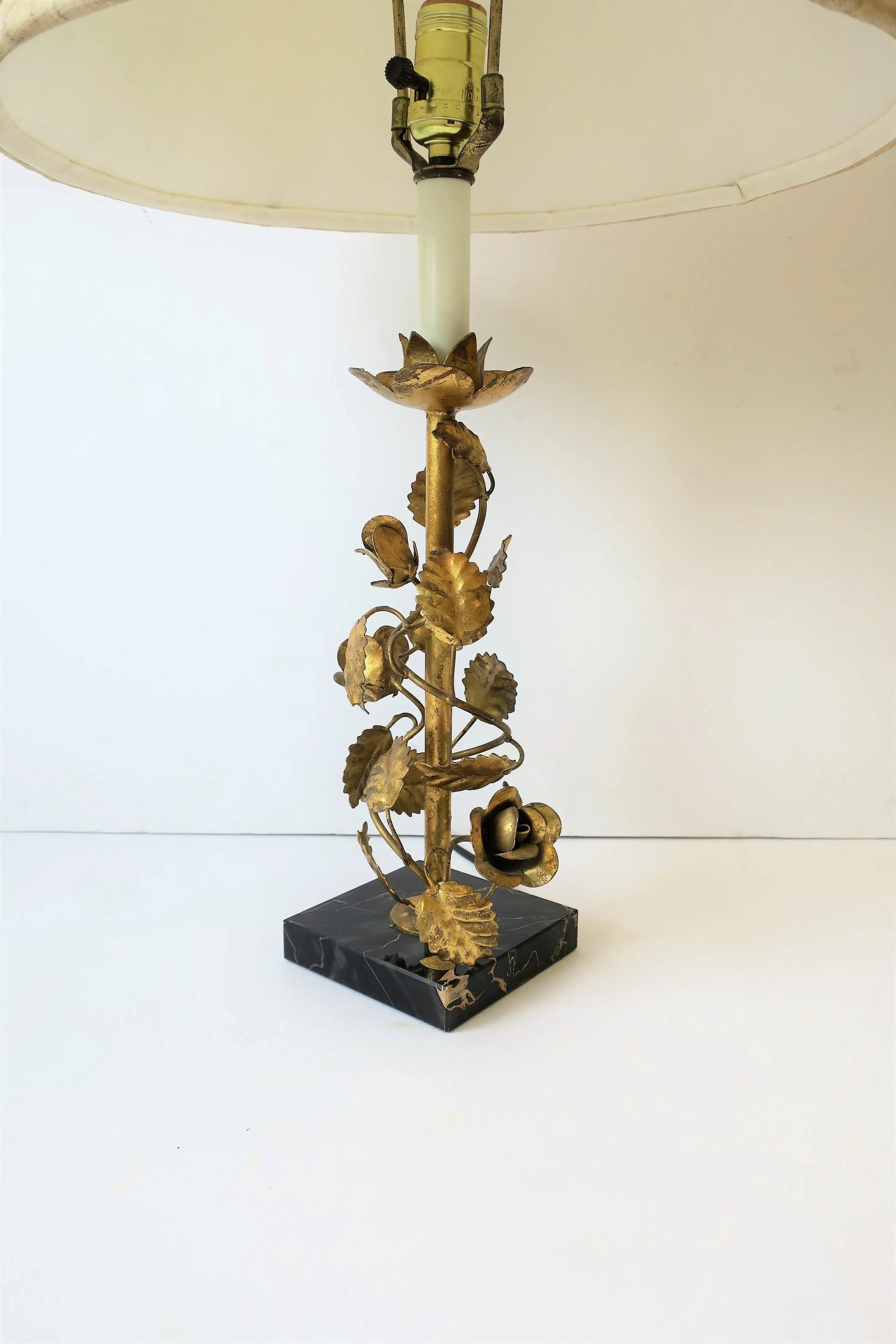 Italian Gold Gilt Tole and Black Marble Table Lamp - 6