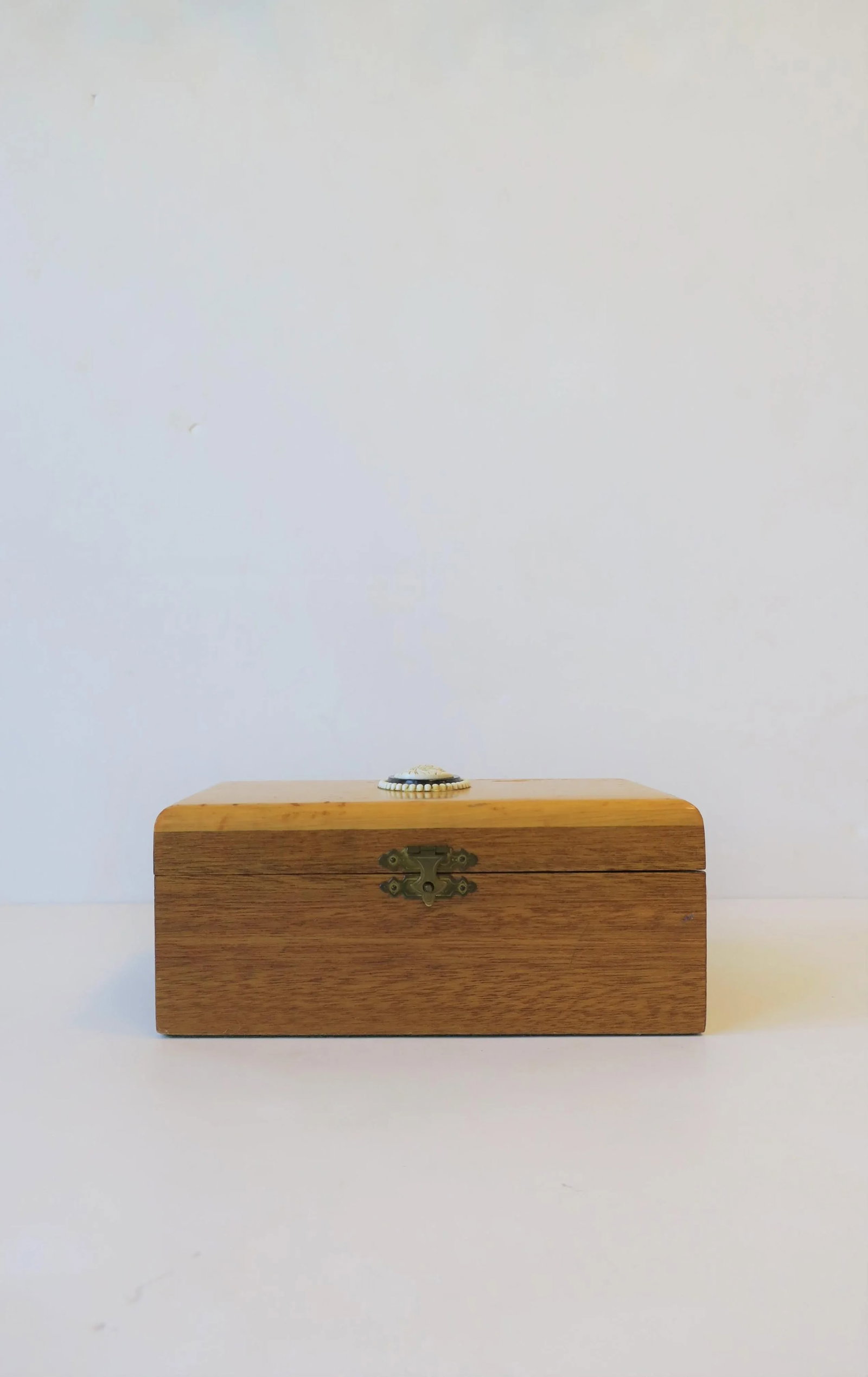 Decorative or Jewelry Box with Black and White Cameo Design - 11