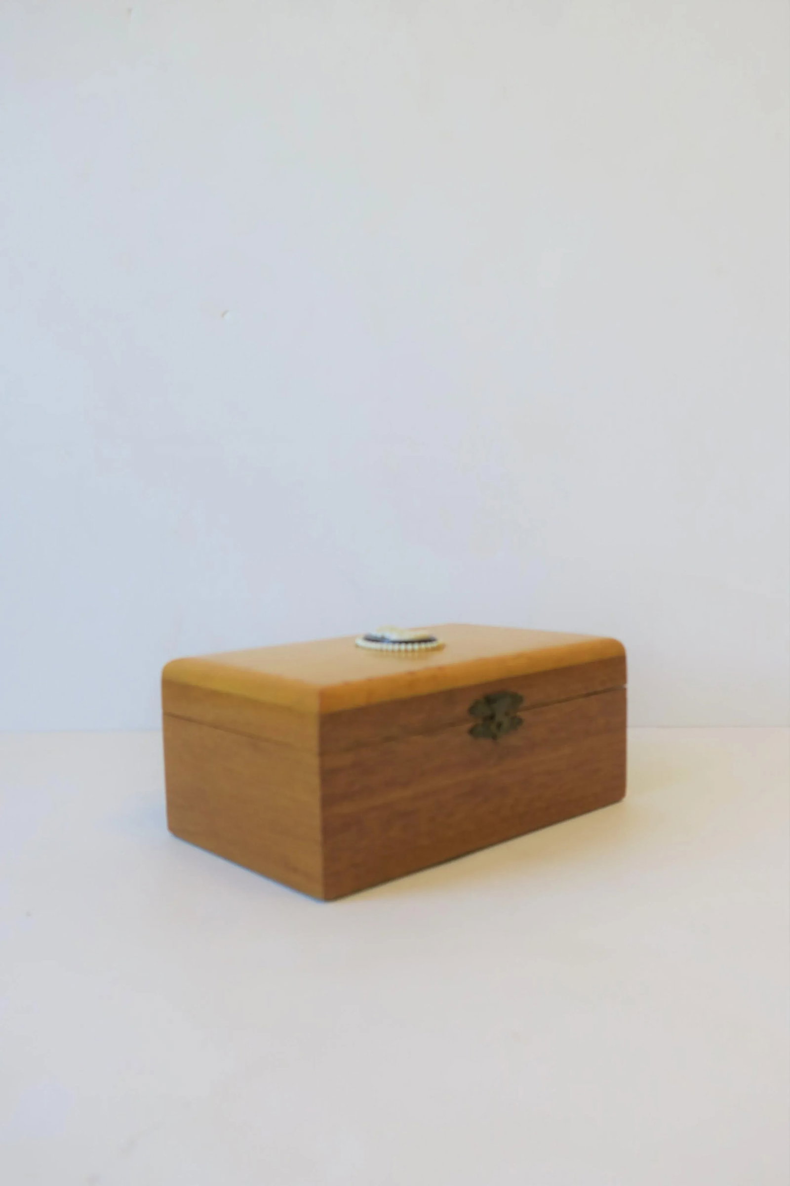 Decorative or Jewelry Box with Black and White Cameo Design - 3
