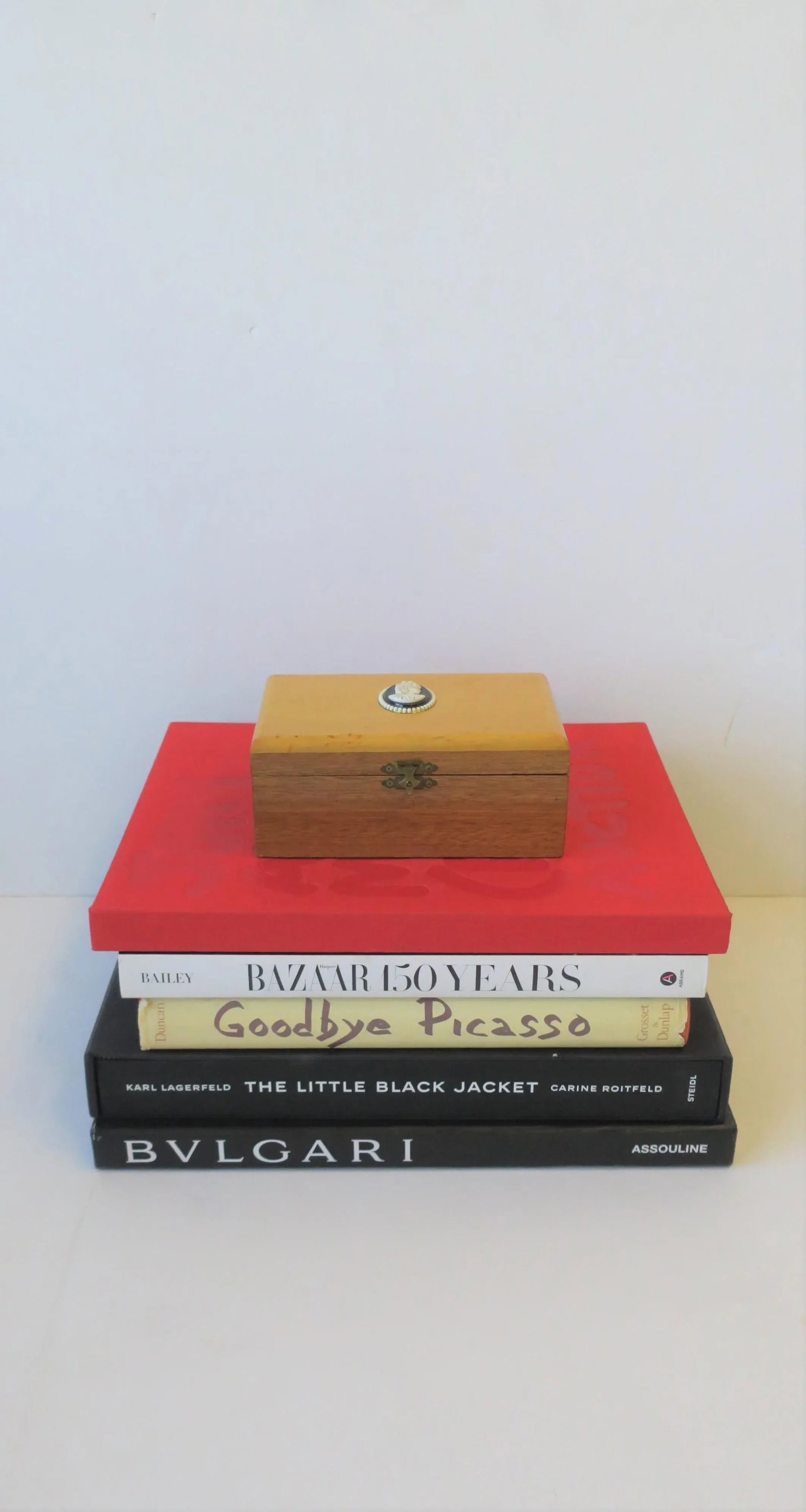 Decorative or Jewelry Box with Black and White Cameo Design - 4