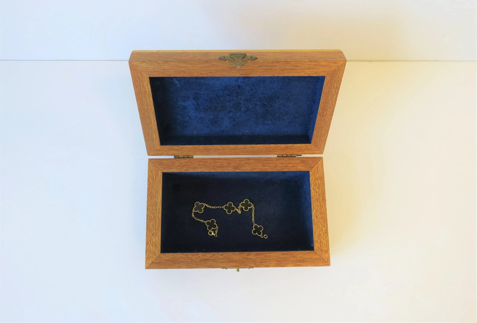 Decorative or Jewelry Box with Black and White Cameo Design - 7