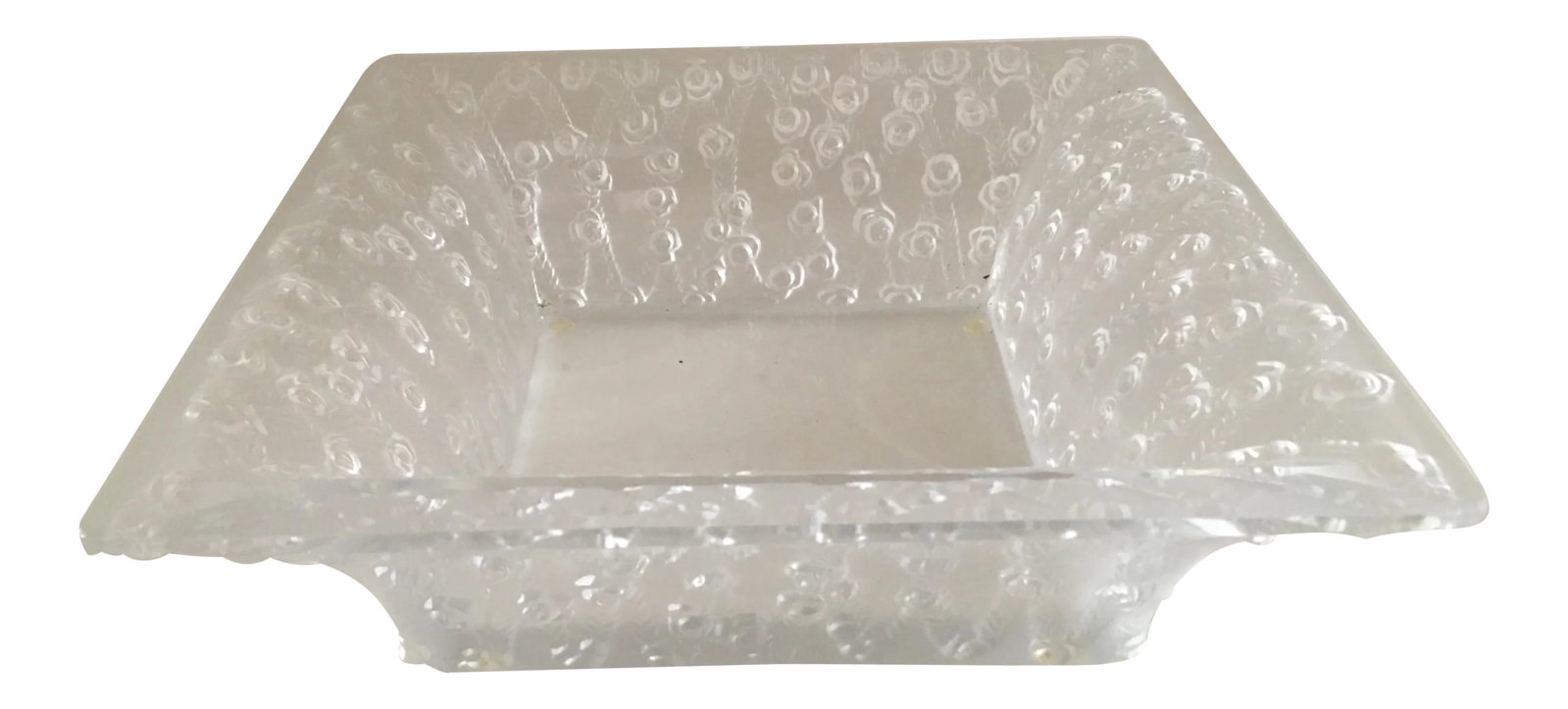 1990s French Lalique Roses Square Bowl: Owing to its square shape, this piece takes a lot of work. The shape is particularly difficult to achieve as the crystal must be perfectly pressed and molded in the 4 corners of the bowl. The raised d