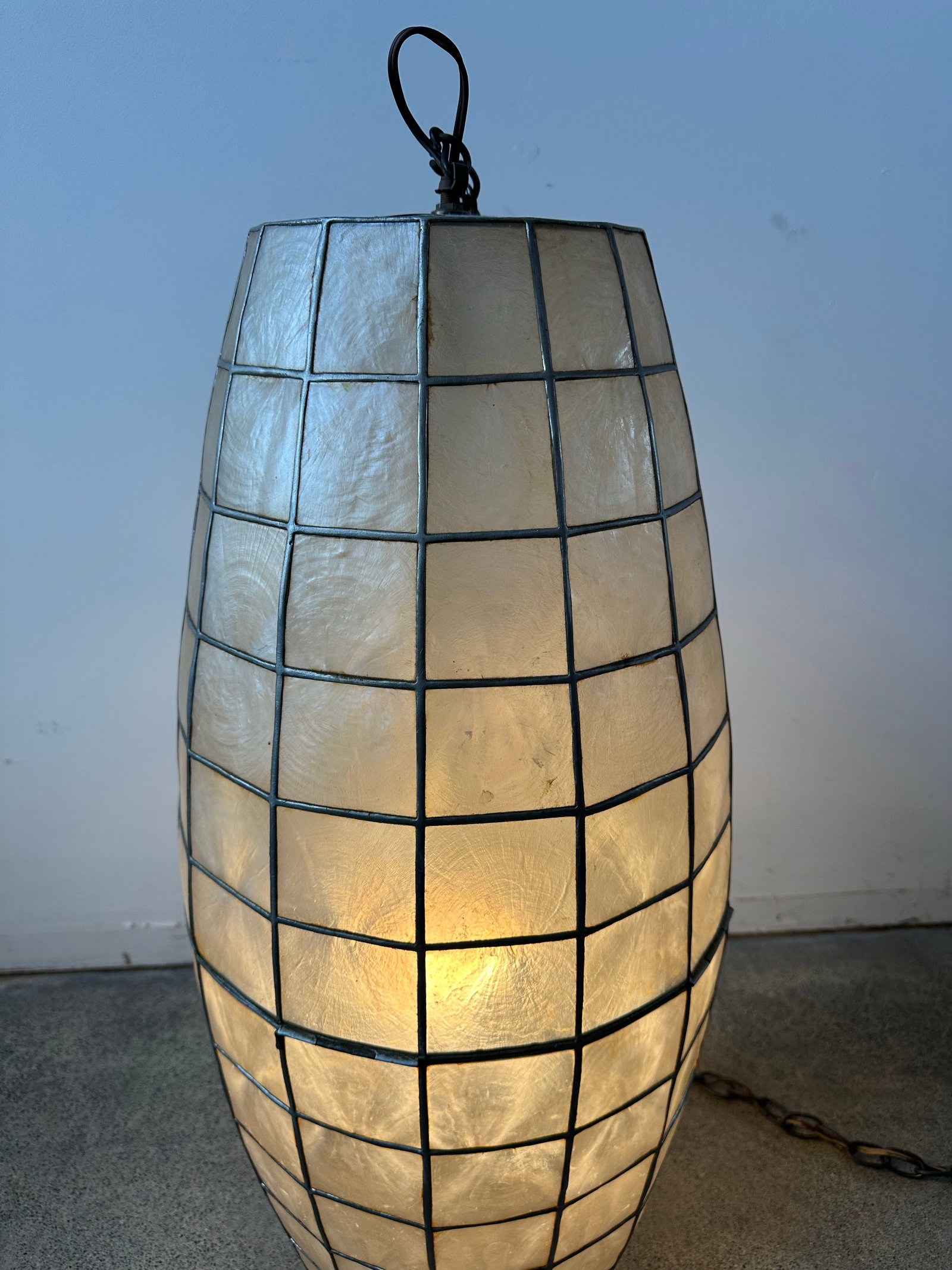 1970s Mid Century Capiz Shell Bullet Pendant Swag Lamp - 6