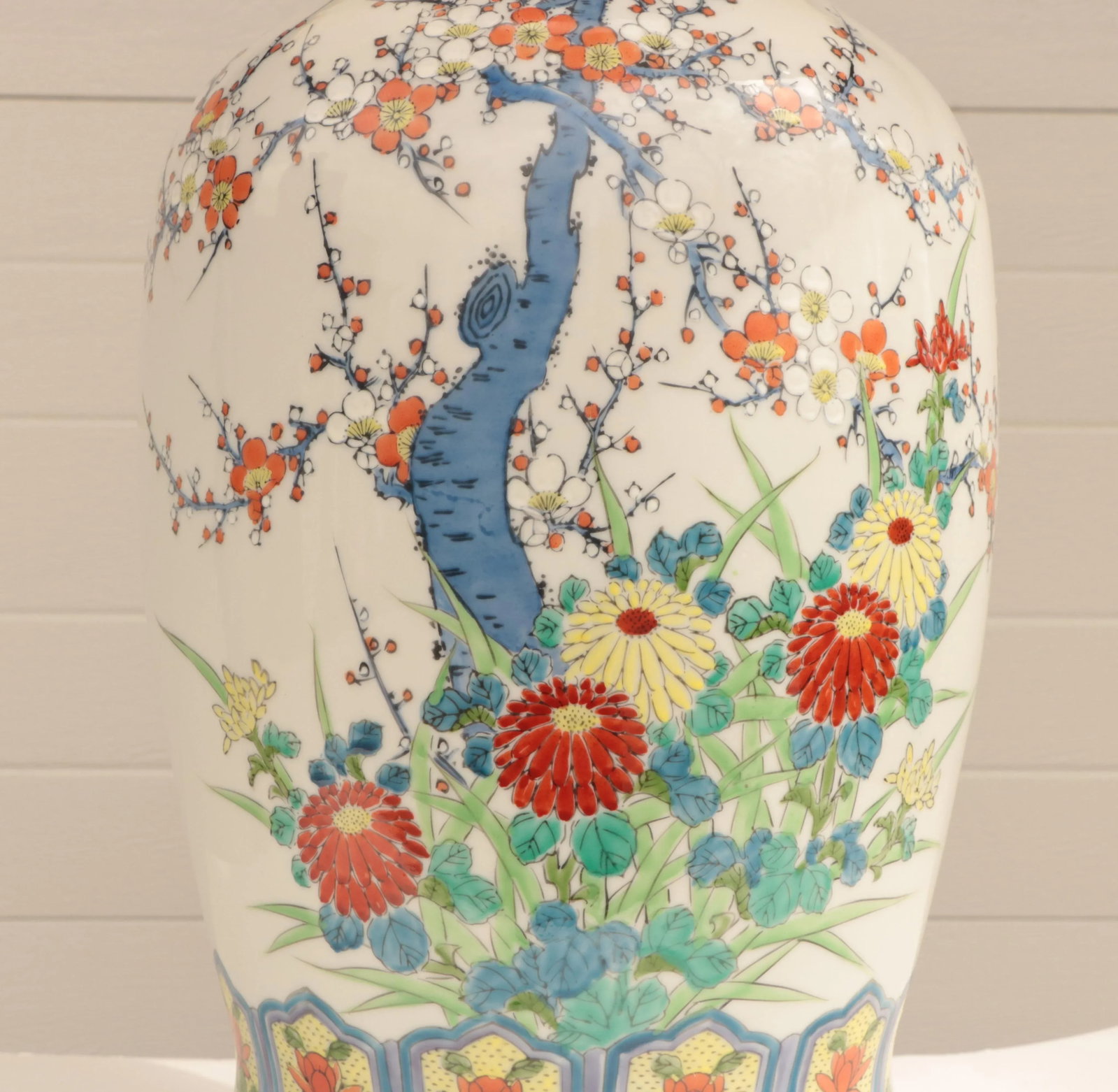 Frederick Cooper Kakiemon Style Table Lamp - 4