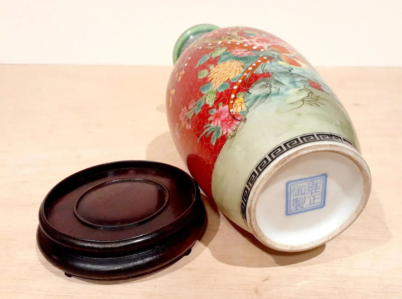 Late 19th Century Chinese Porcelain Famille Rose Peony Vase - 6