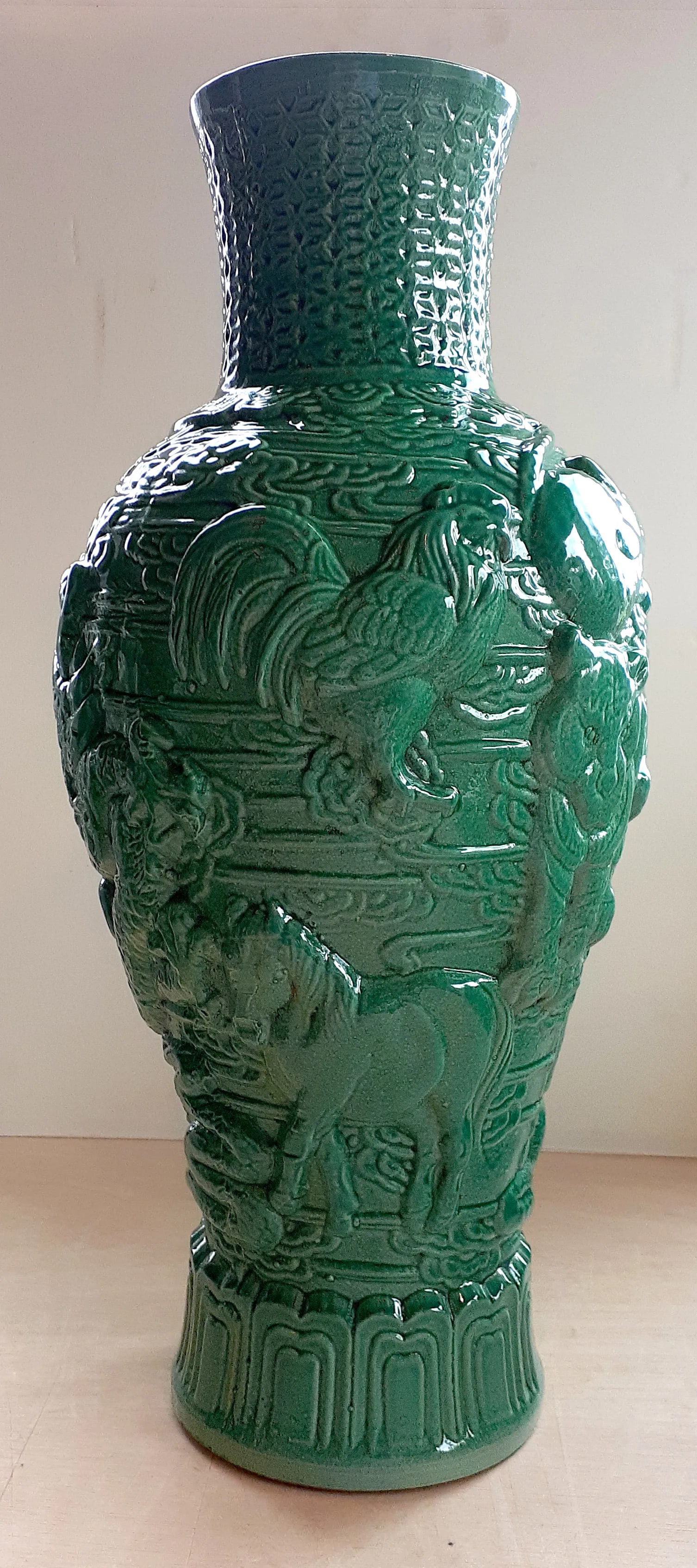 Early 20th Century Chinese Porcelain Famille Verte Shengxiao Vase - 3