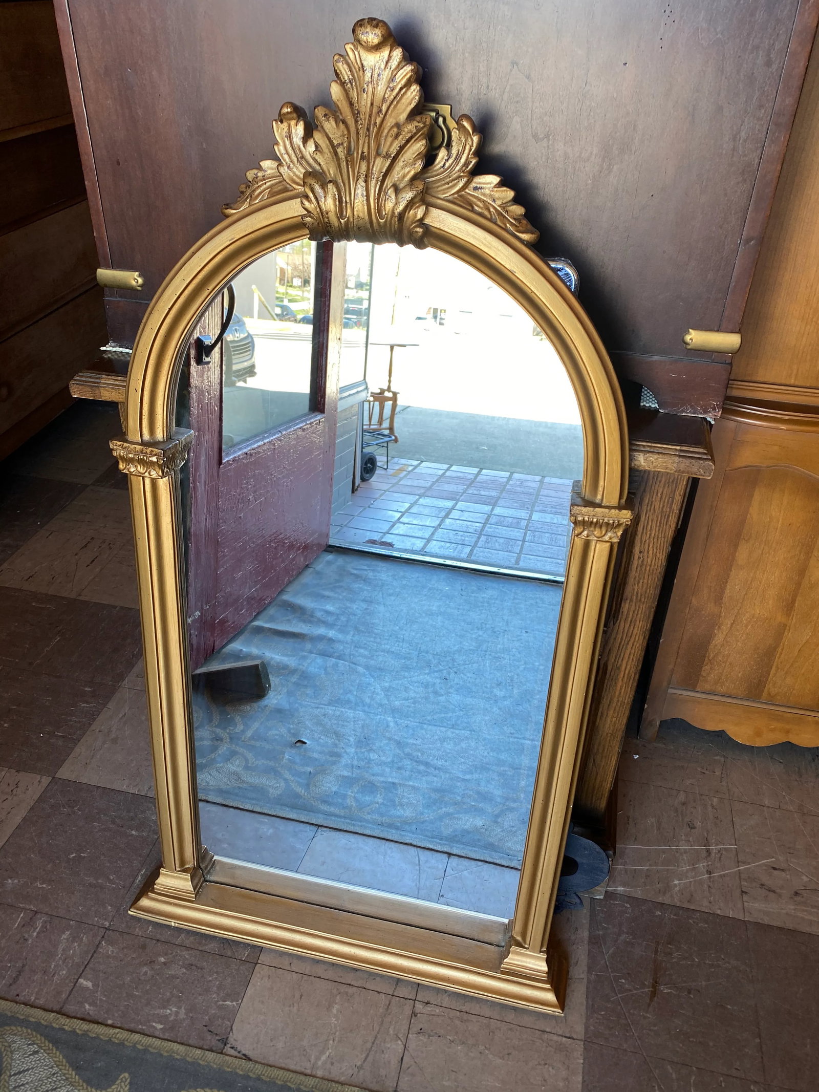 1980s Hollywood Regency Primrose Reproduction Arched Mirror - 3