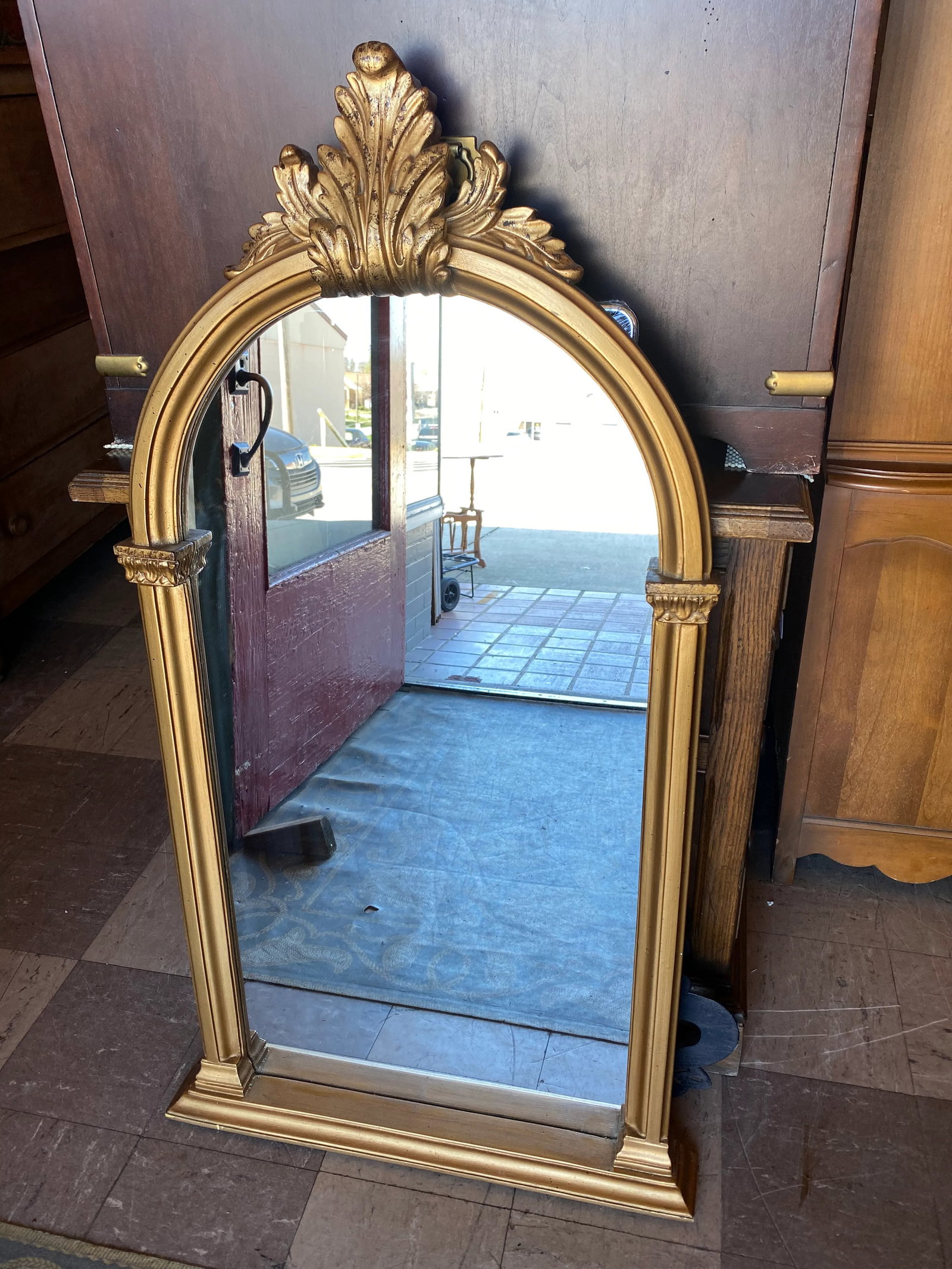1980s Hollywood Regency Primrose Reproduction Arched Mirror - 5
