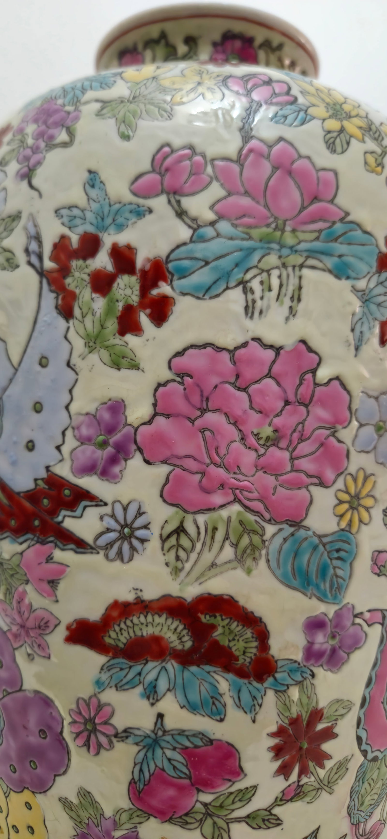 Mid Century Chinese Mille Fleurs Porcelain Vase - 16