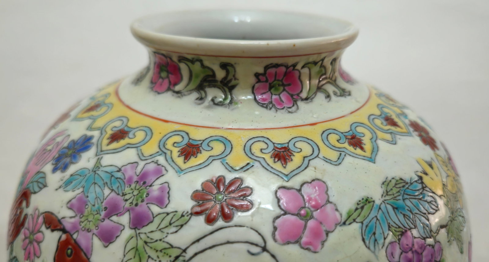 Mid Century Chinese Mille Fleurs Porcelain Vase - 6