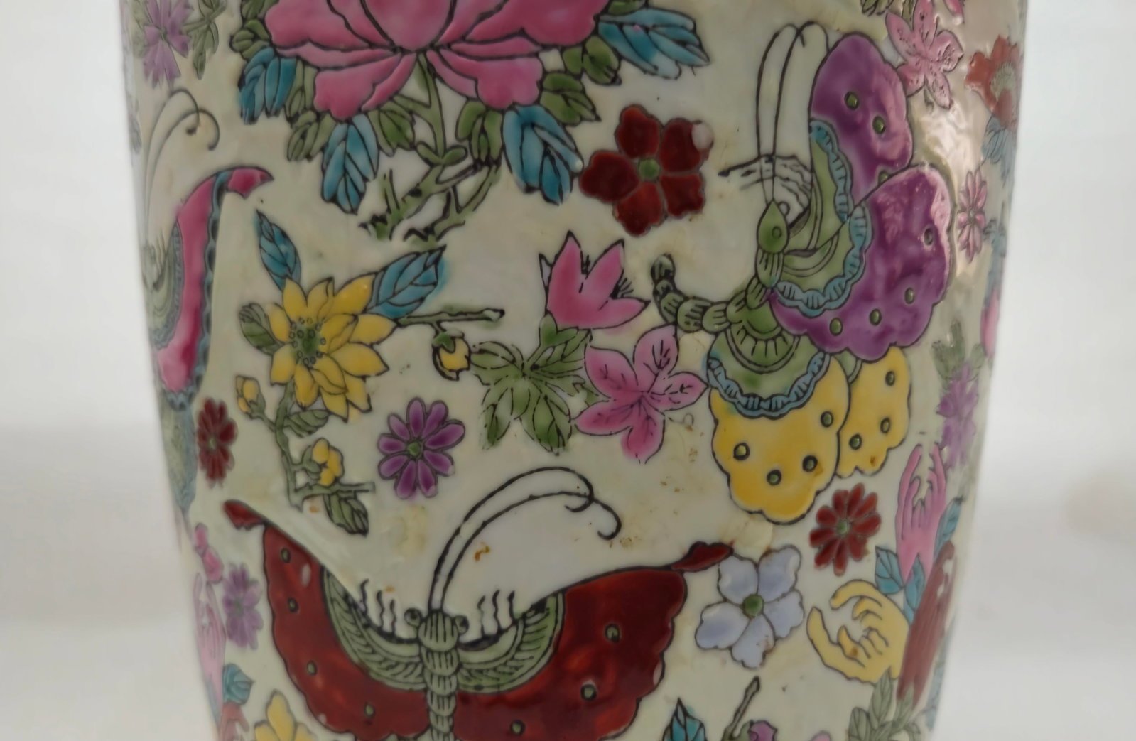 Mid Century Chinese Mille Fleurs Porcelain Vase - 9