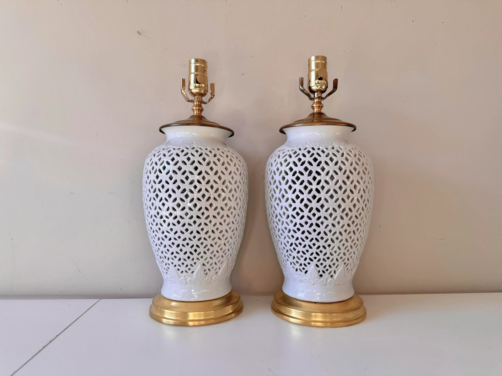 Late 20th Century Chinese Bok Choy Porcelain Cut Out Lattice Table Lamps With Brass Accents: A Pair - 9