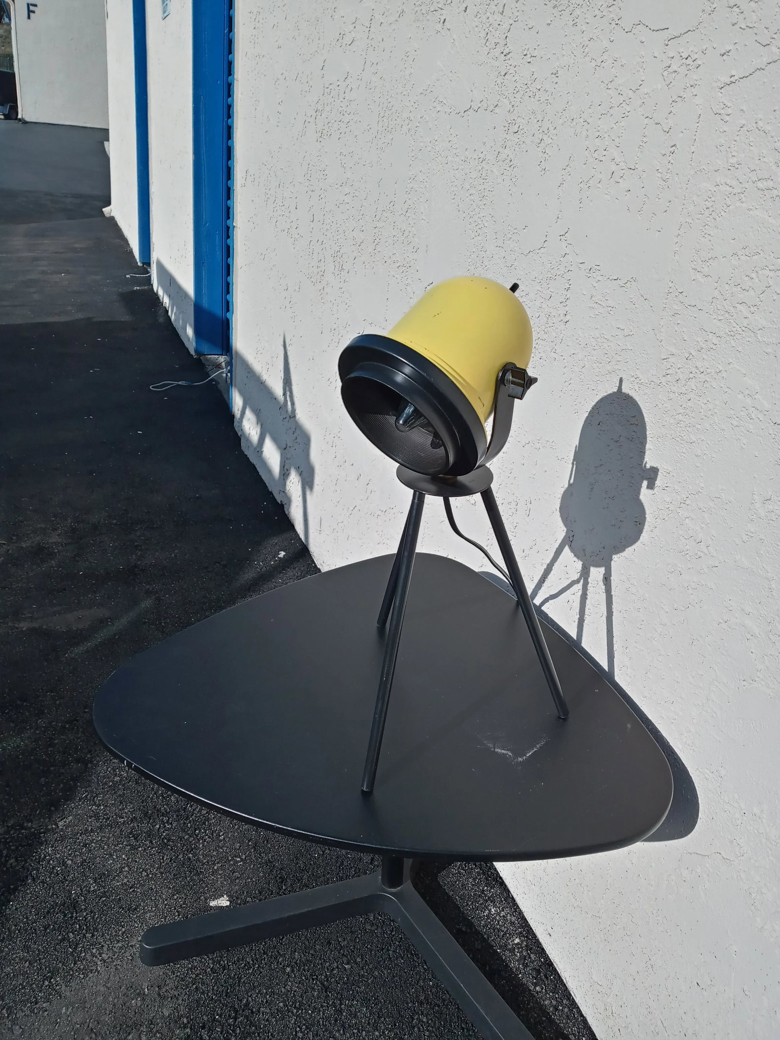 1970s Yellow Tripod Desk or Table Lamp - 4