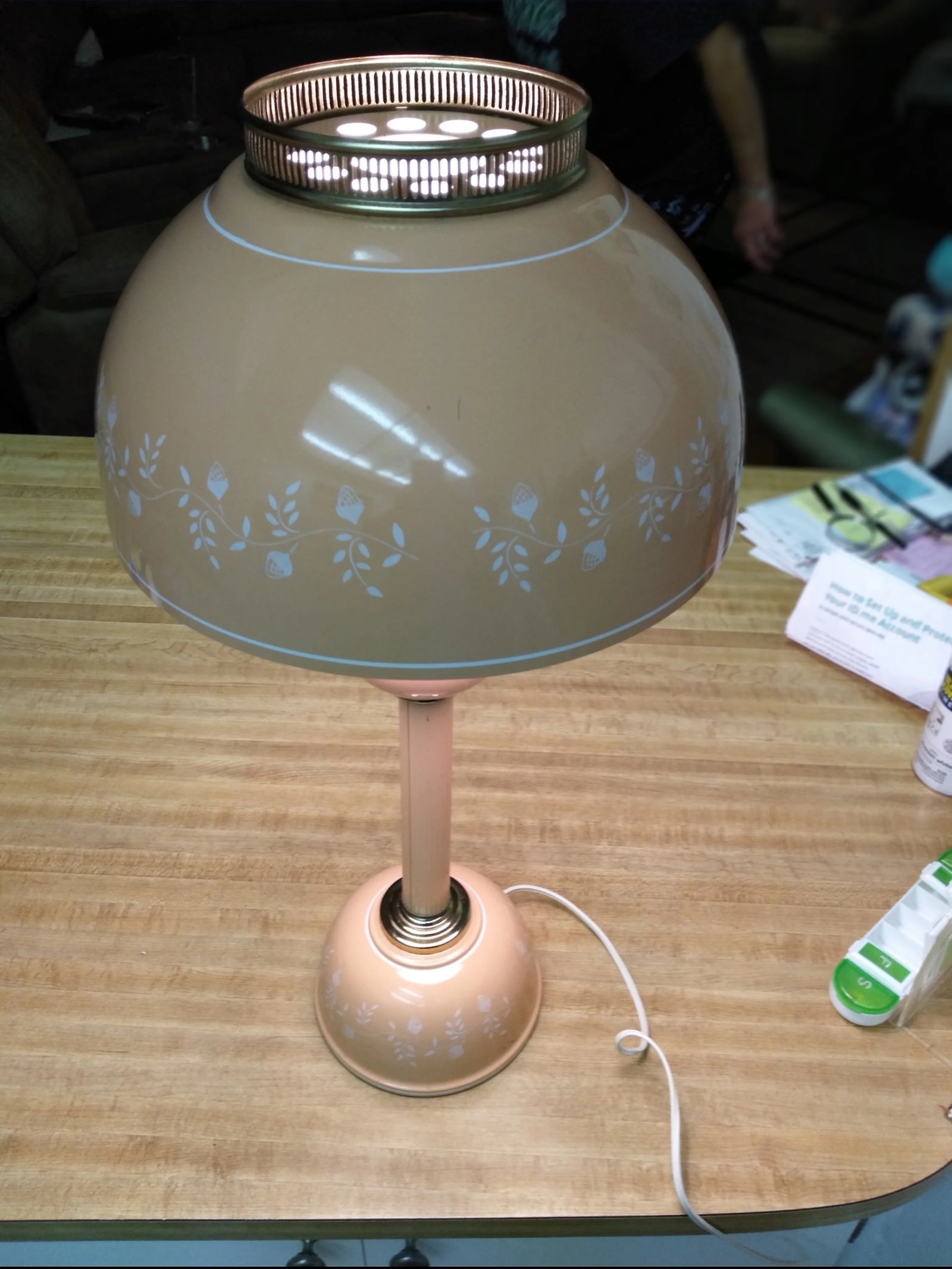 1950s Metal and Brass Toleware Table Lamp - 3
