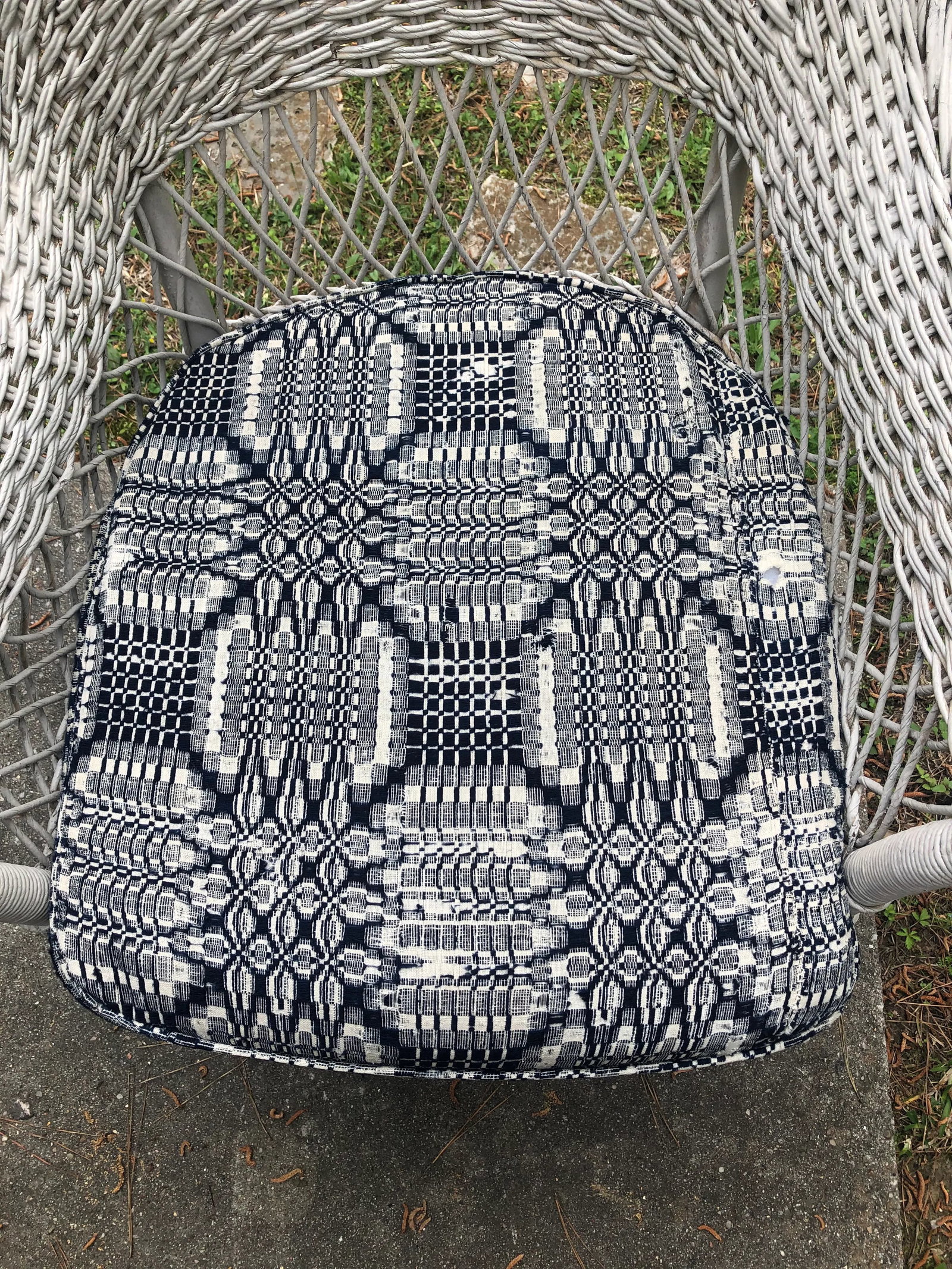 Vintage White Wicker Chair With Vintage Coverlet Cushion - 8