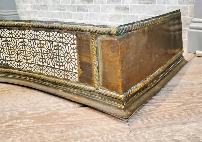Large 18th/19th Century English Brass Fireplace Fender - 6