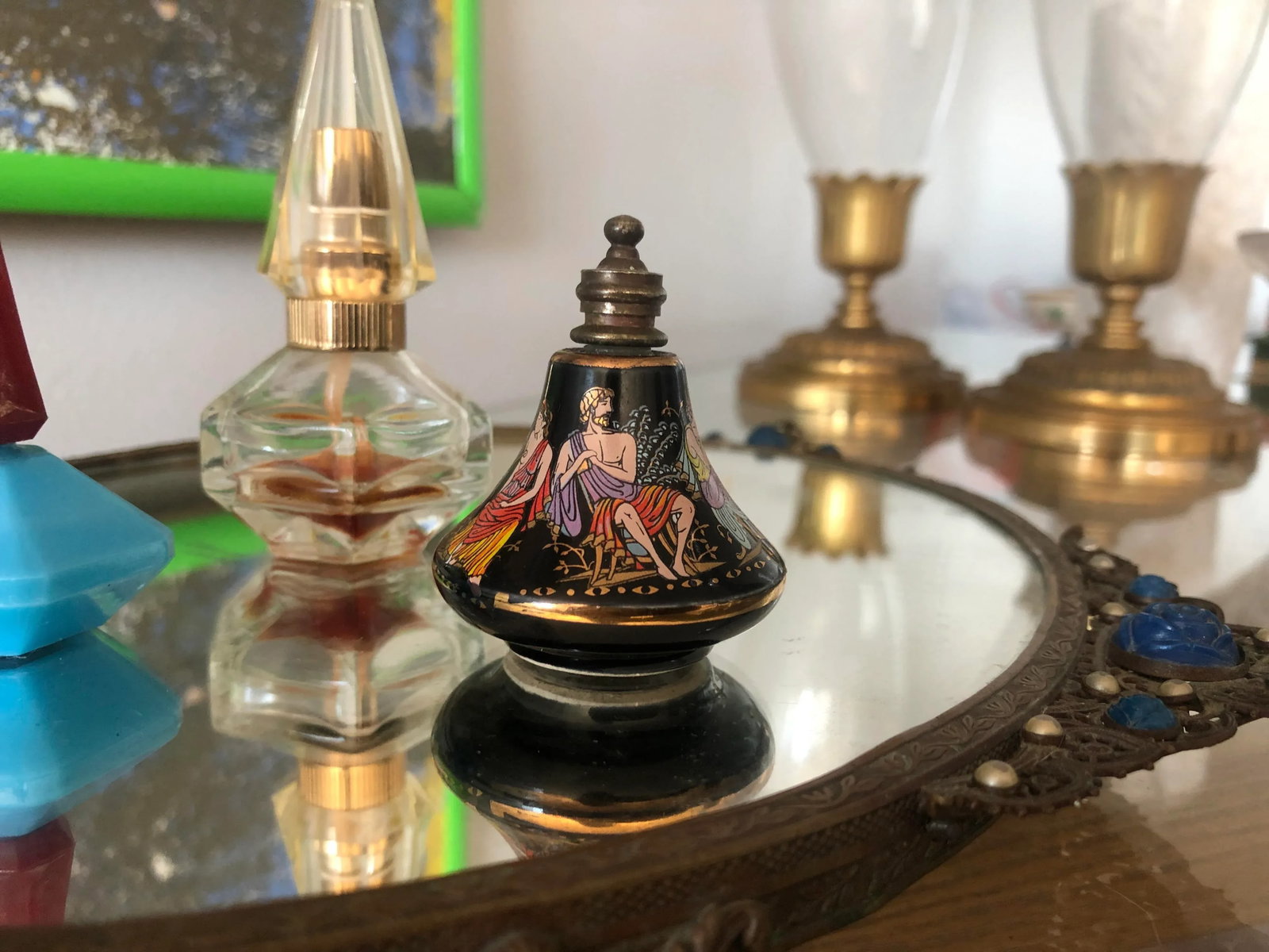 Lacque Perfume Bottle Depicting the Ancient Greek - 3