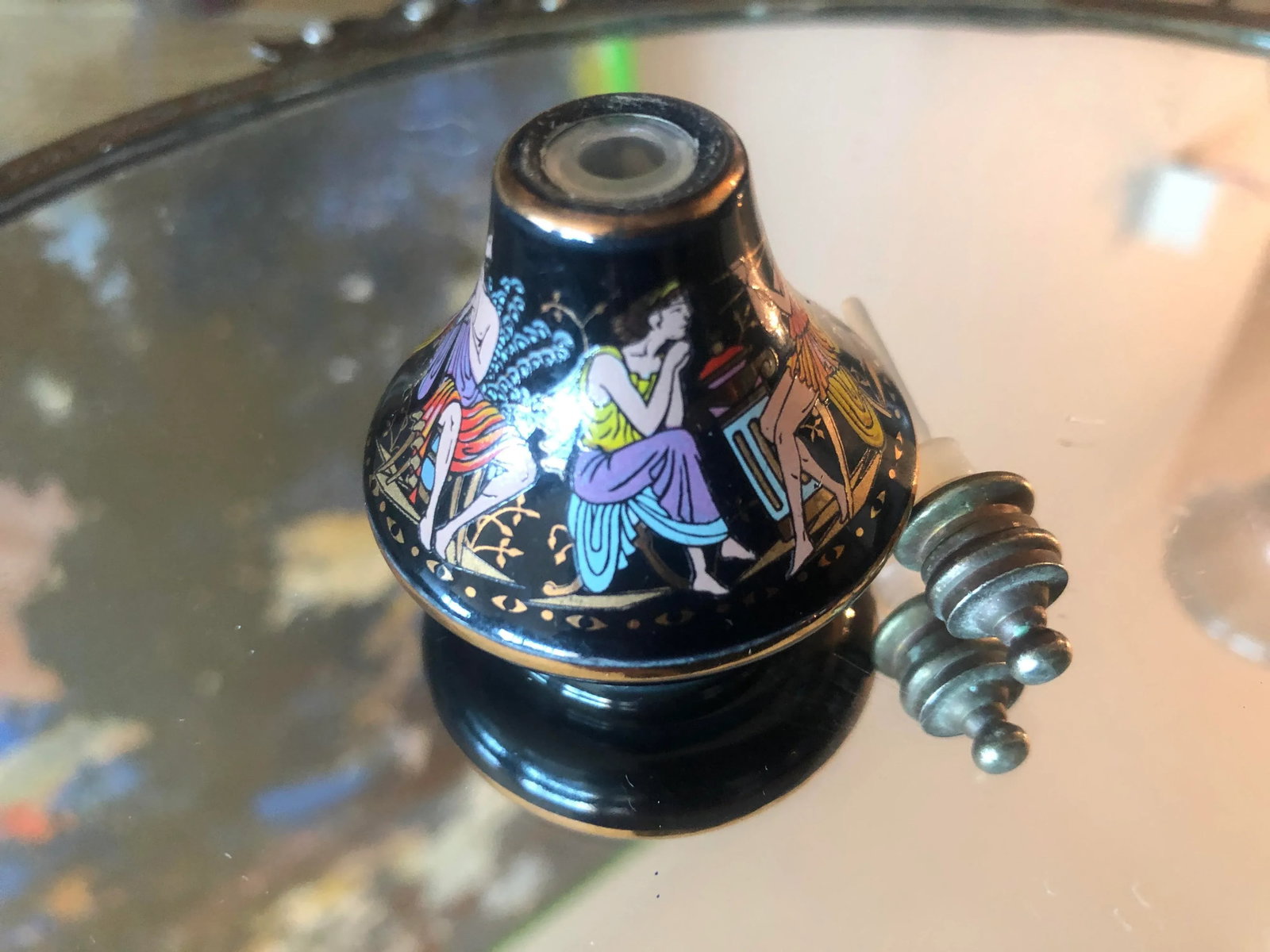 Lacque Perfume Bottle Depicting the Ancient Greek - 5